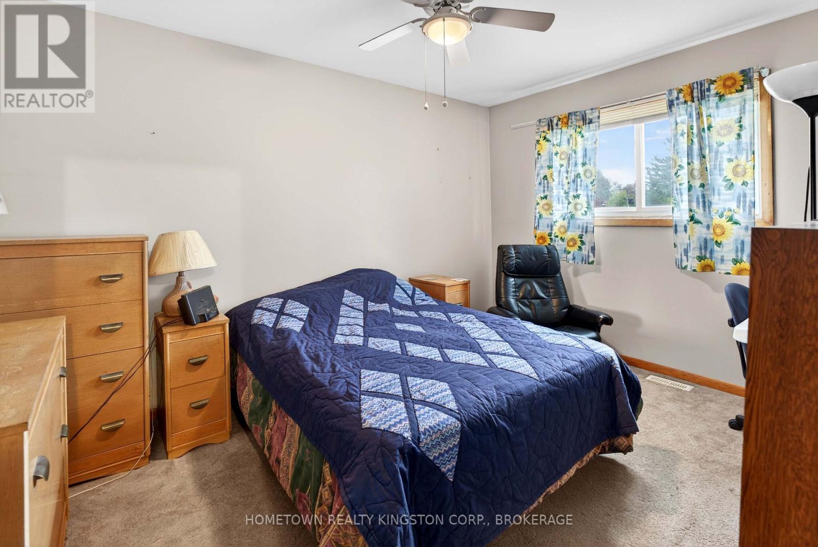 114 CAMPBELL CRESCENT - 16