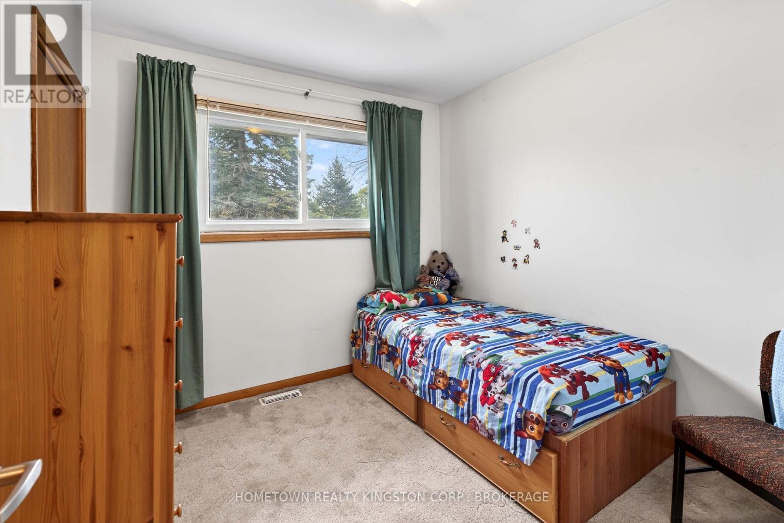 114 CAMPBELL CRESCENT - 17