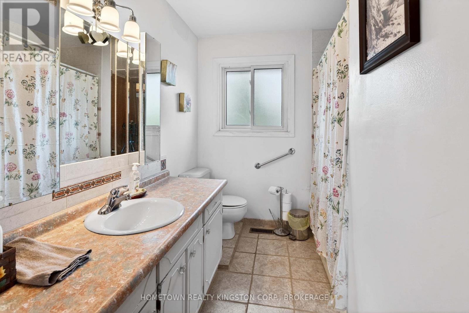 114 CAMPBELL CRESCENT - 18