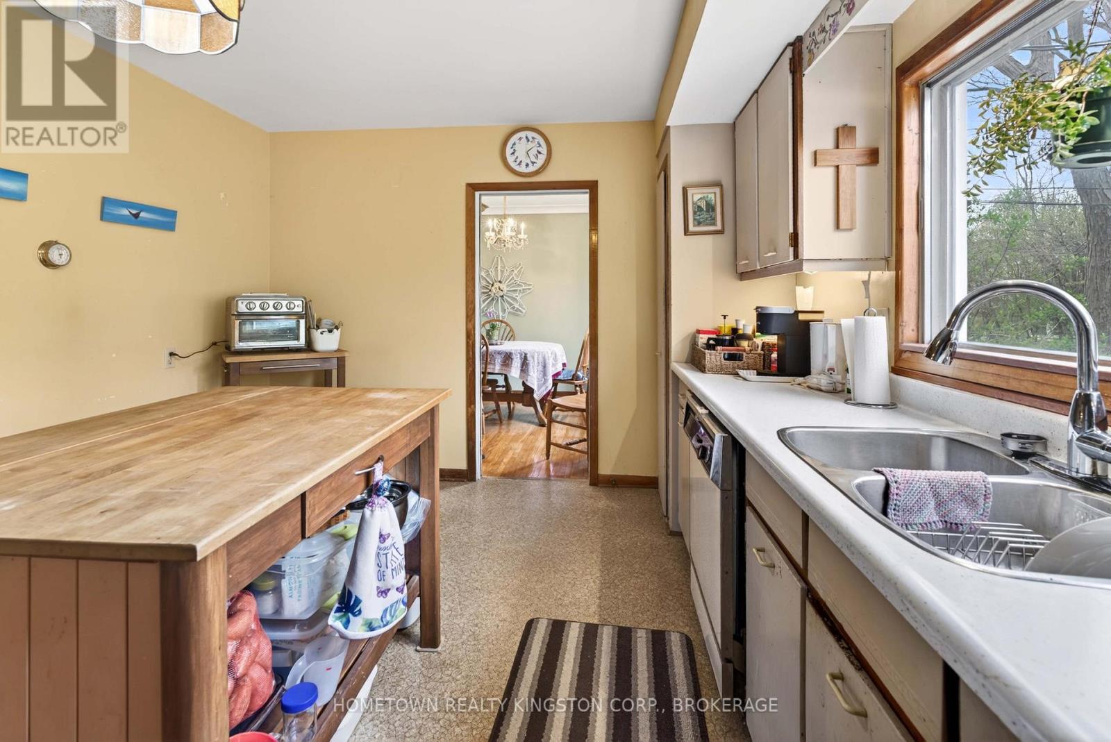 114 CAMPBELL CRESCENT - 8