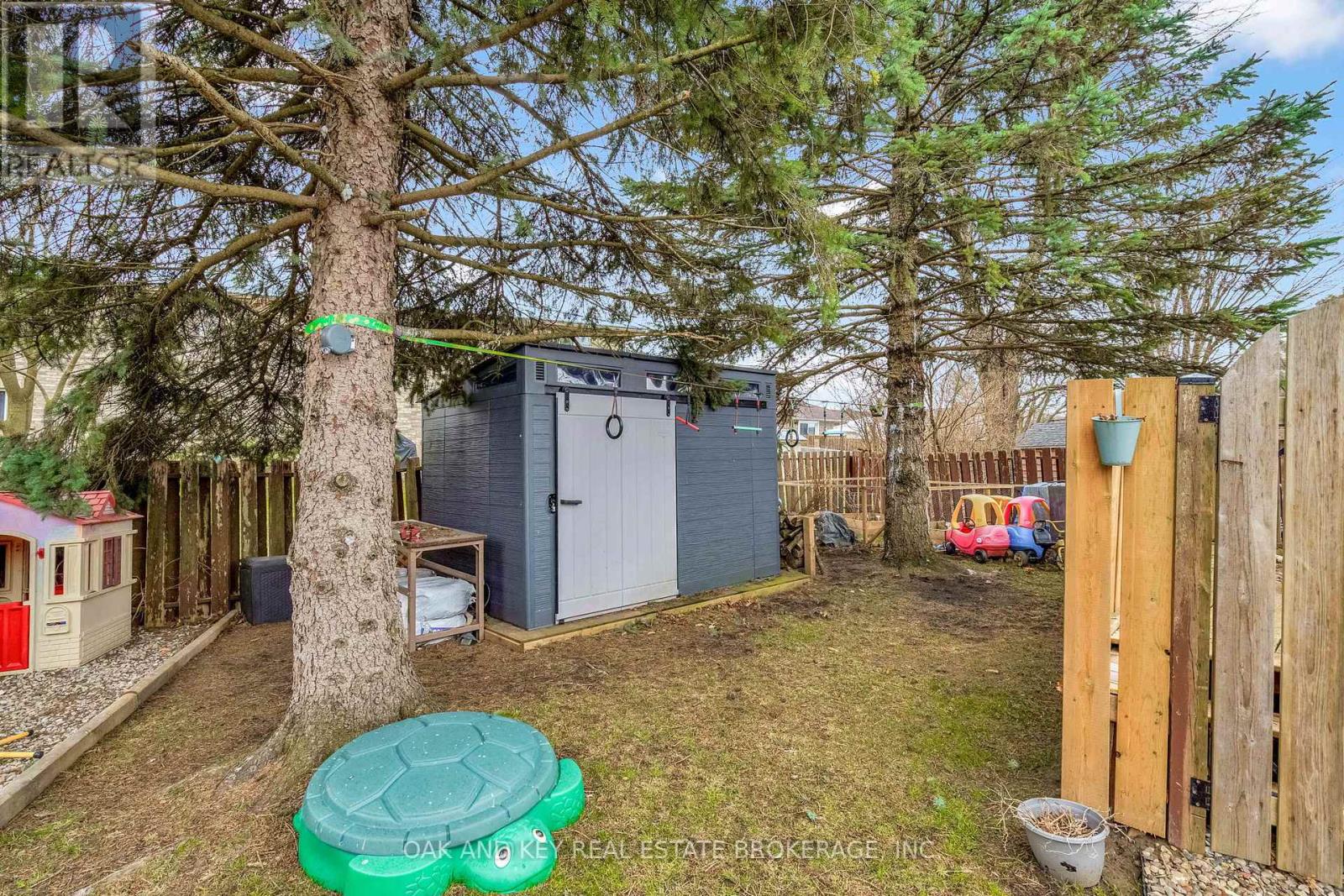 26 SINCLAIR AVENUE - 38