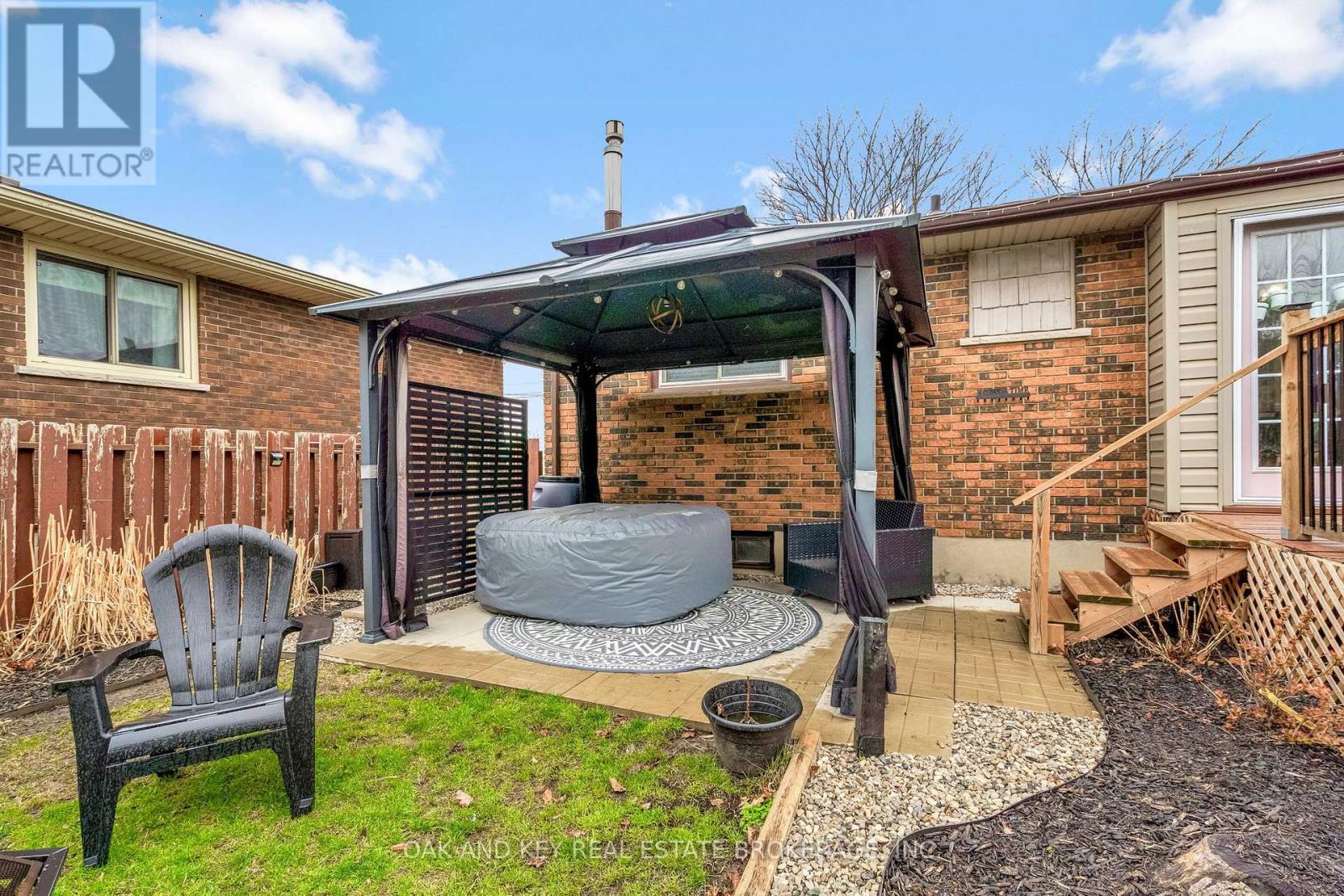 26 SINCLAIR AVENUE - 40