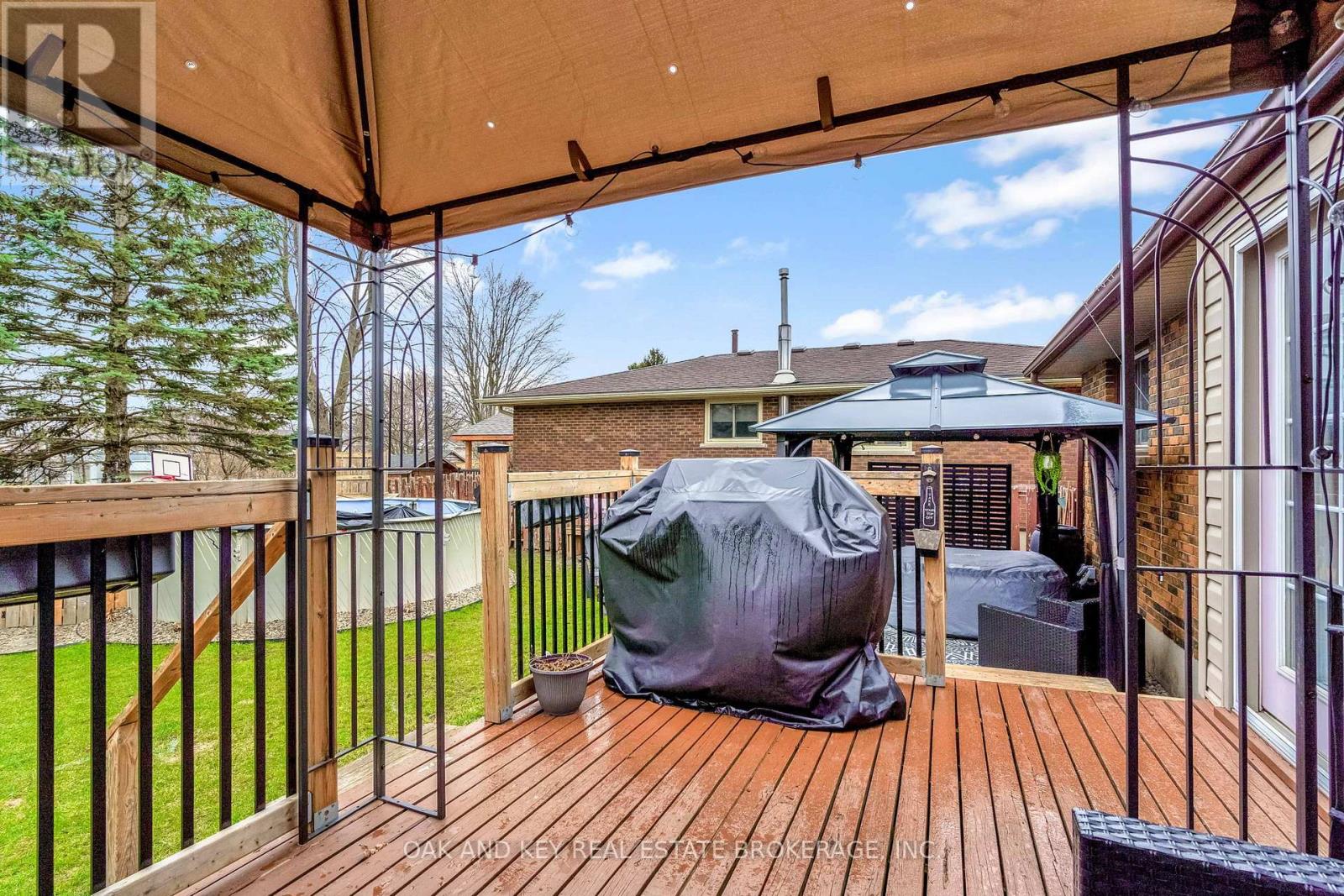 26 SINCLAIR AVENUE - 43
