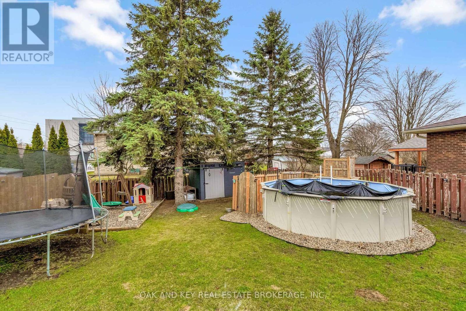 26 SINCLAIR AVENUE - 44