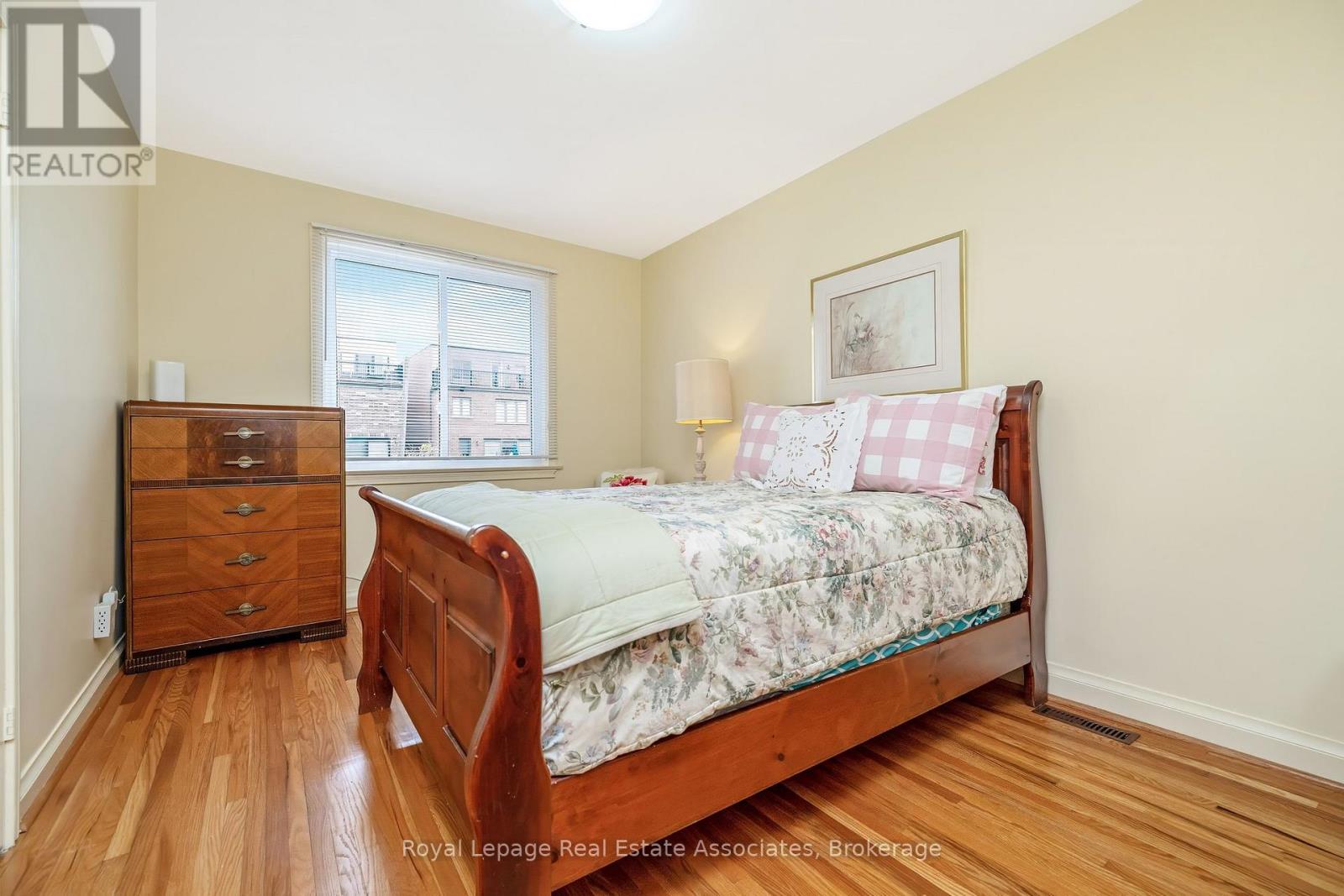 293 THIRTIETH STREET - 21
