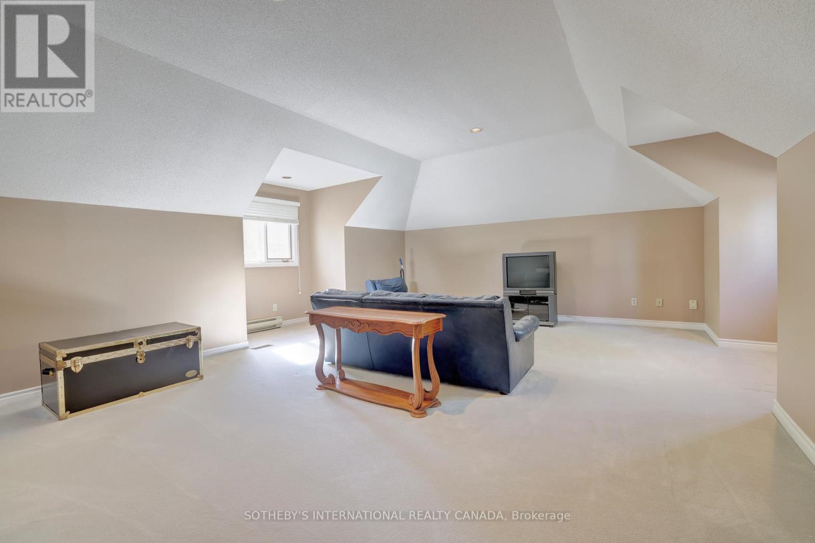 1379 MEADOW GREEN COURT - 28