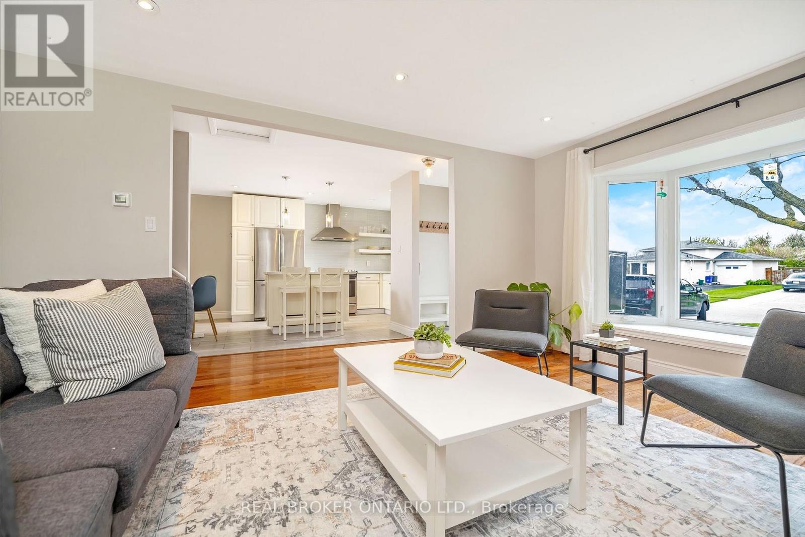 752 MACKENZIE DRIVE - 10