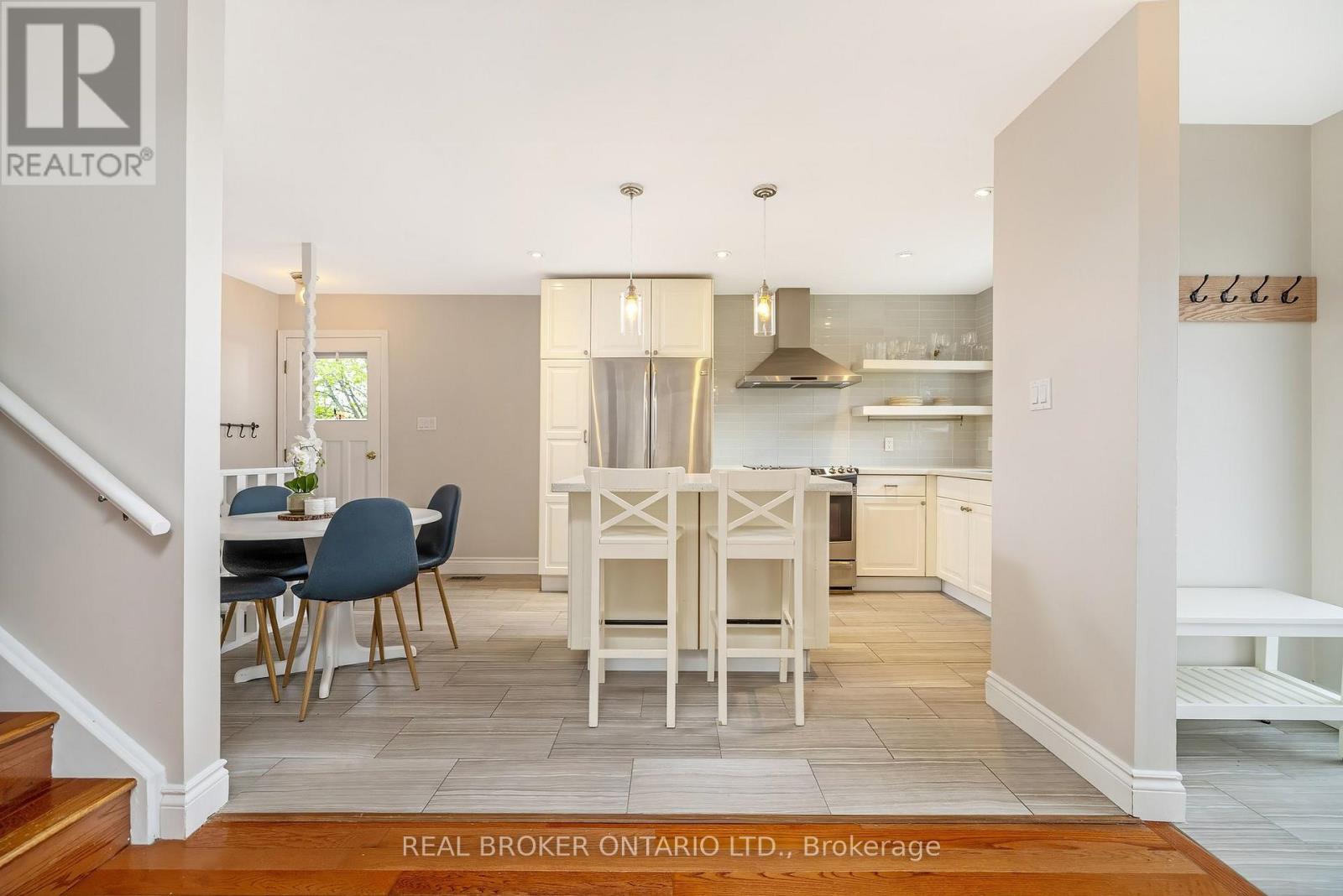 752 MACKENZIE DRIVE - 11