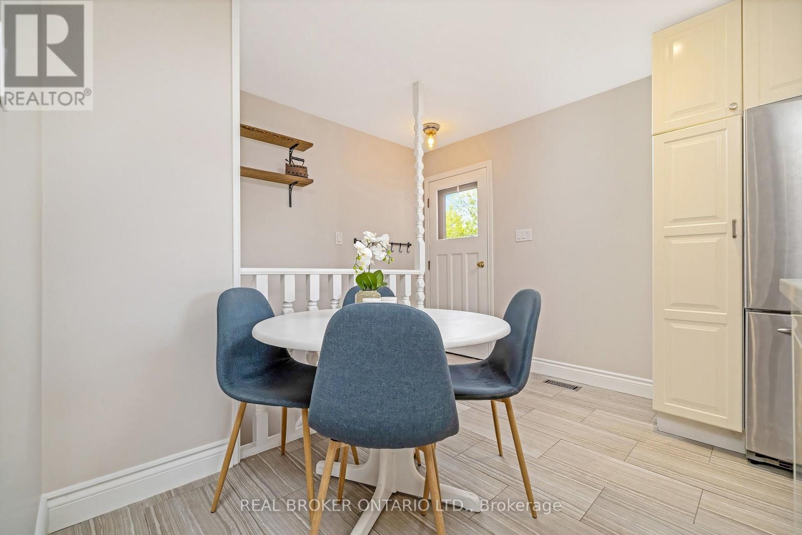 752 MACKENZIE DRIVE - 16