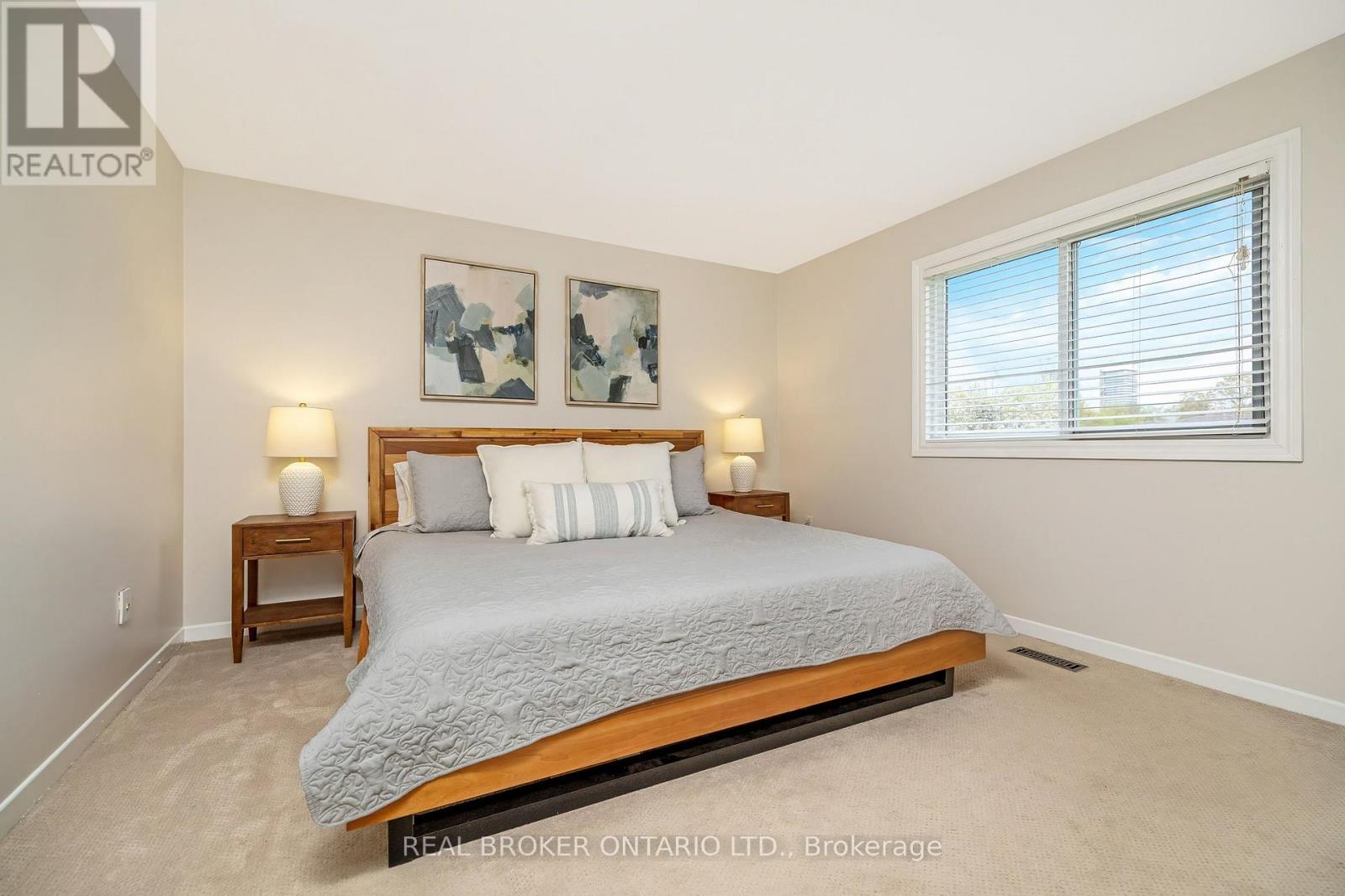 752 MACKENZIE DRIVE - 18
