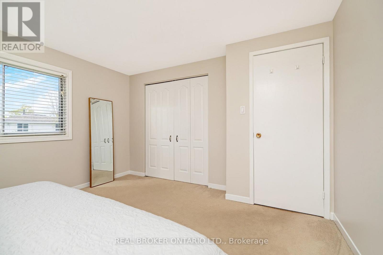 752 MACKENZIE DRIVE - 20