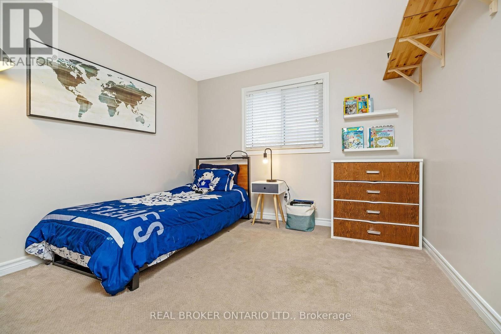 752 MACKENZIE DRIVE - 22