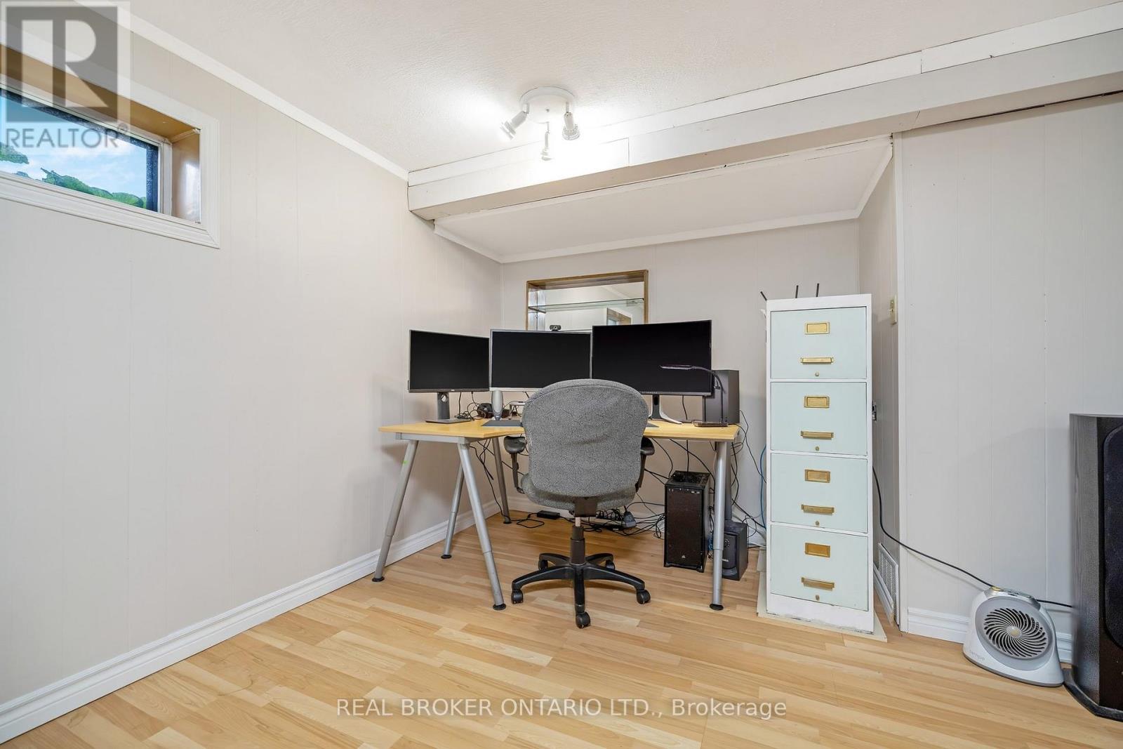 752 MACKENZIE DRIVE - 27