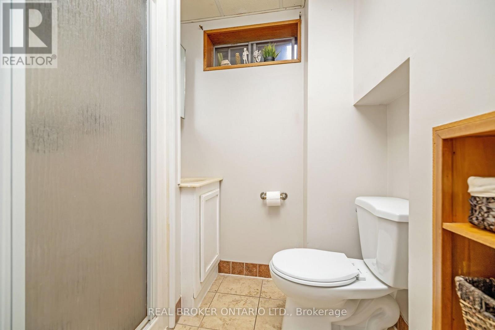 752 MACKENZIE DRIVE - 30