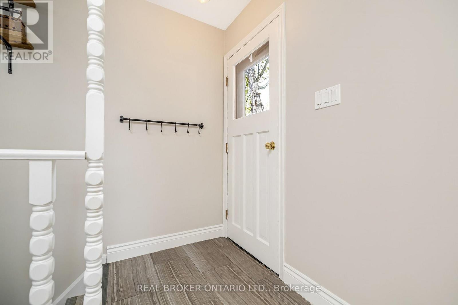 752 MACKENZIE DRIVE - 31