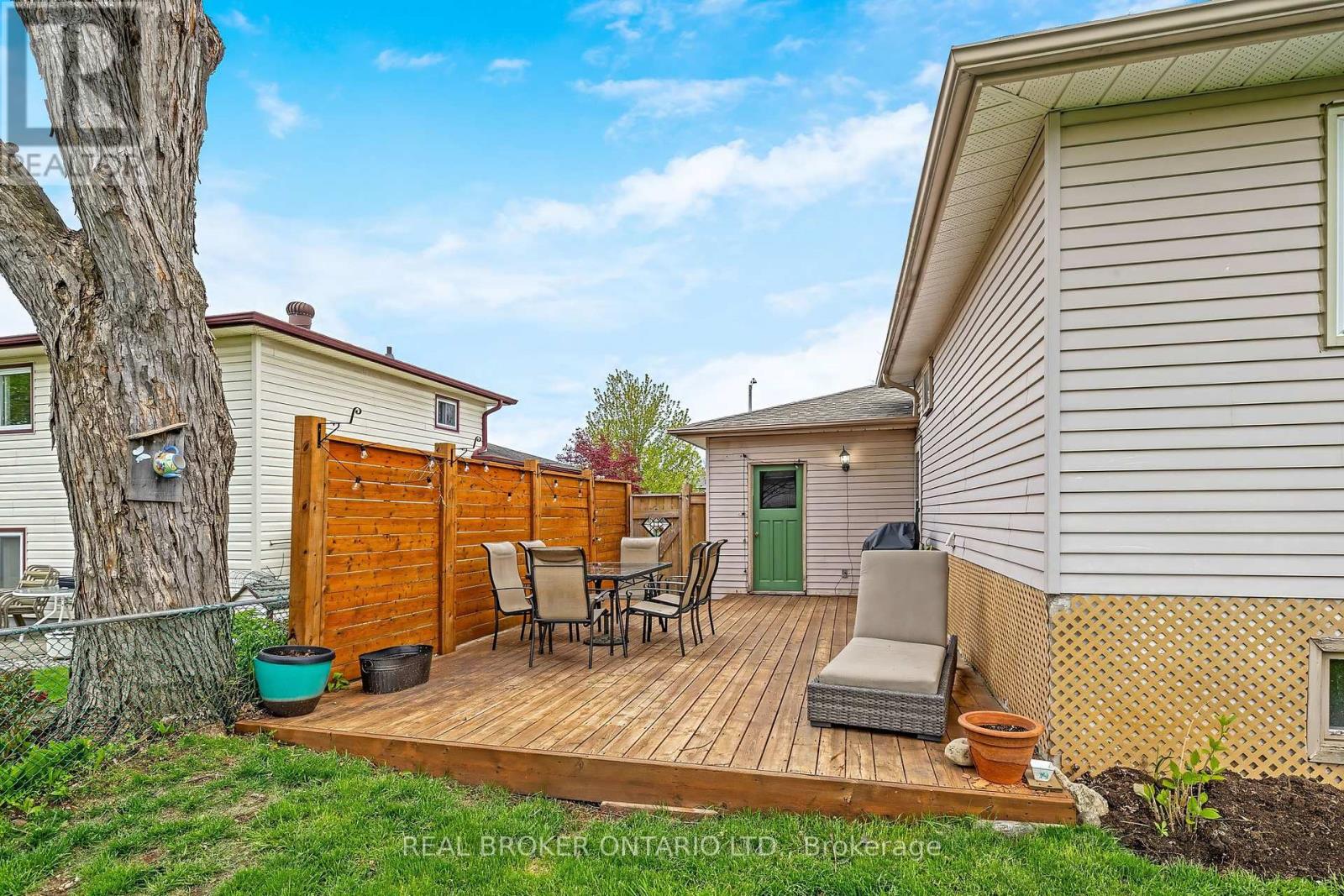 752 MACKENZIE DRIVE - 36