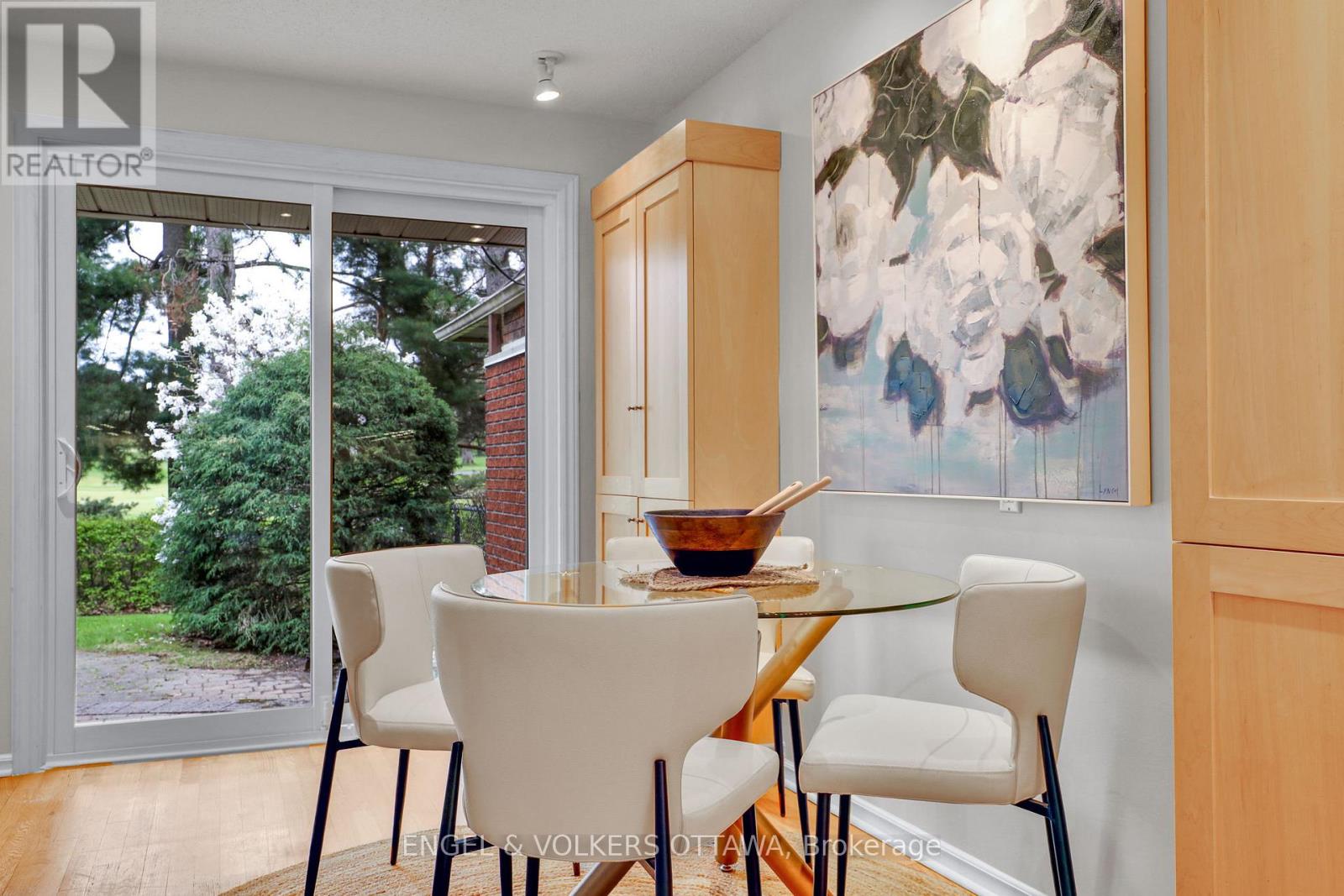 34 CHATSWORTH CRESCENT - 18