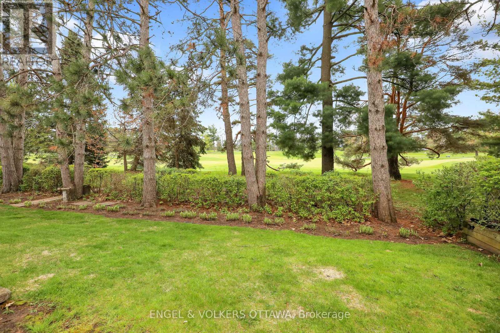 34 CHATSWORTH CRESCENT - 46