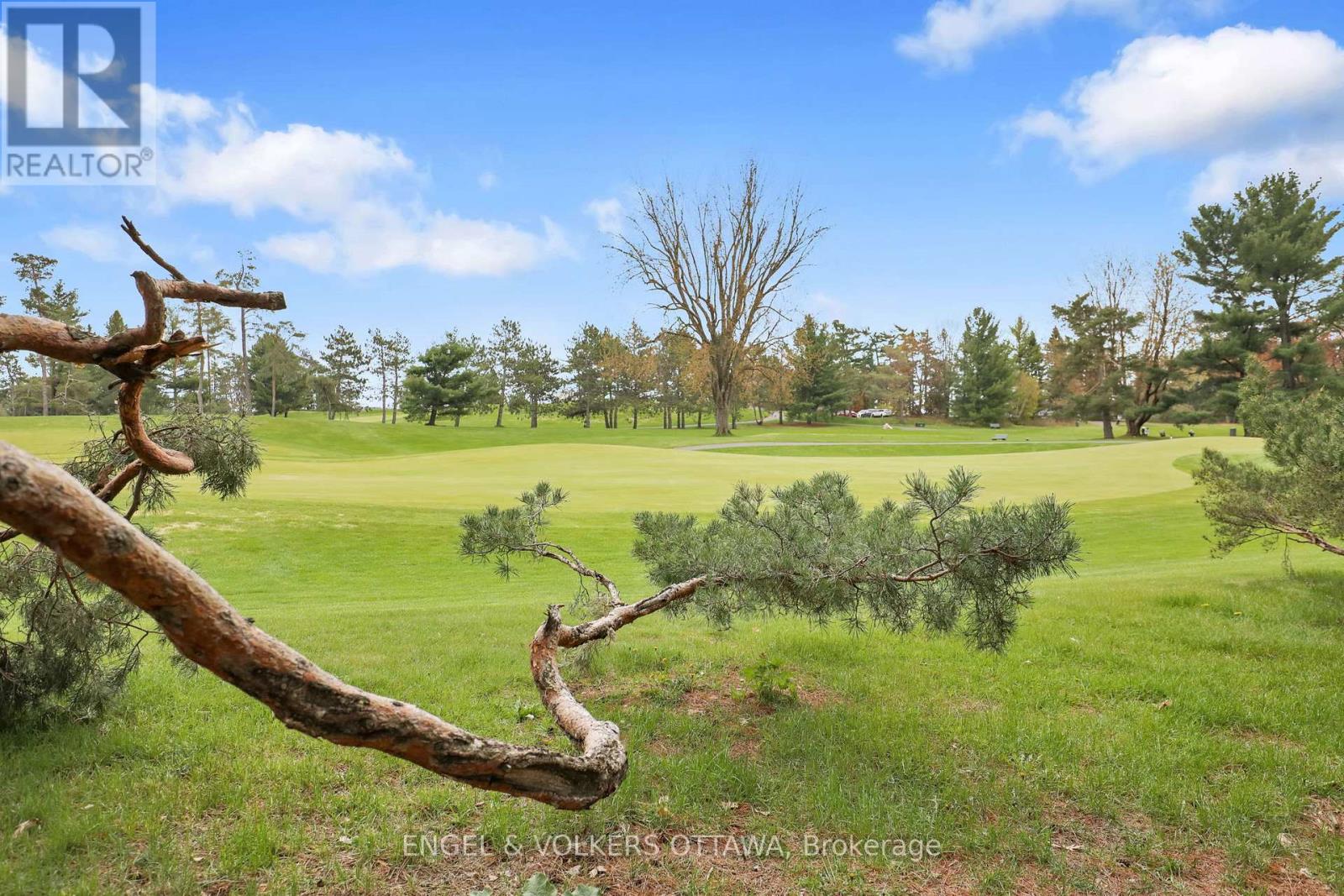 34 CHATSWORTH CRESCENT - 48