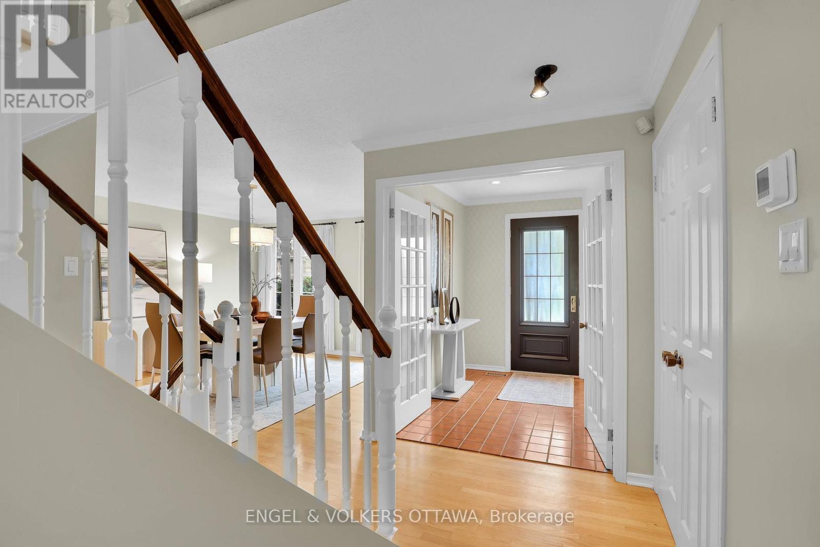 34 CHATSWORTH CRESCENT - 8