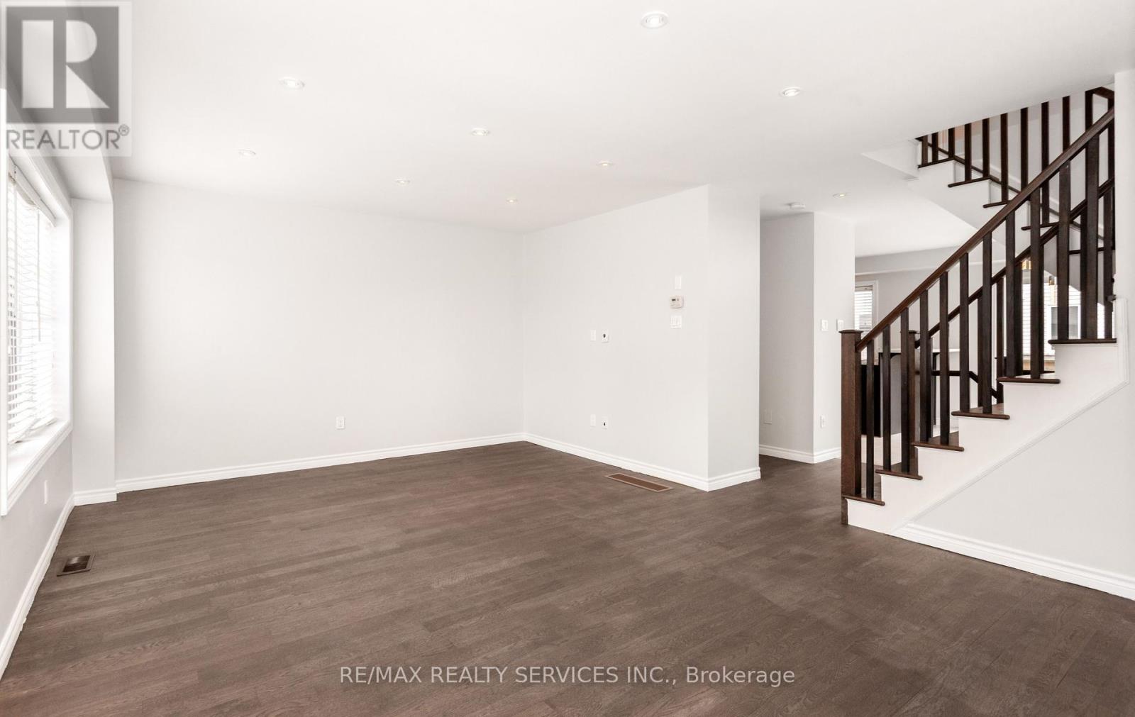 21 DORCHESTER TERRACE - 13
