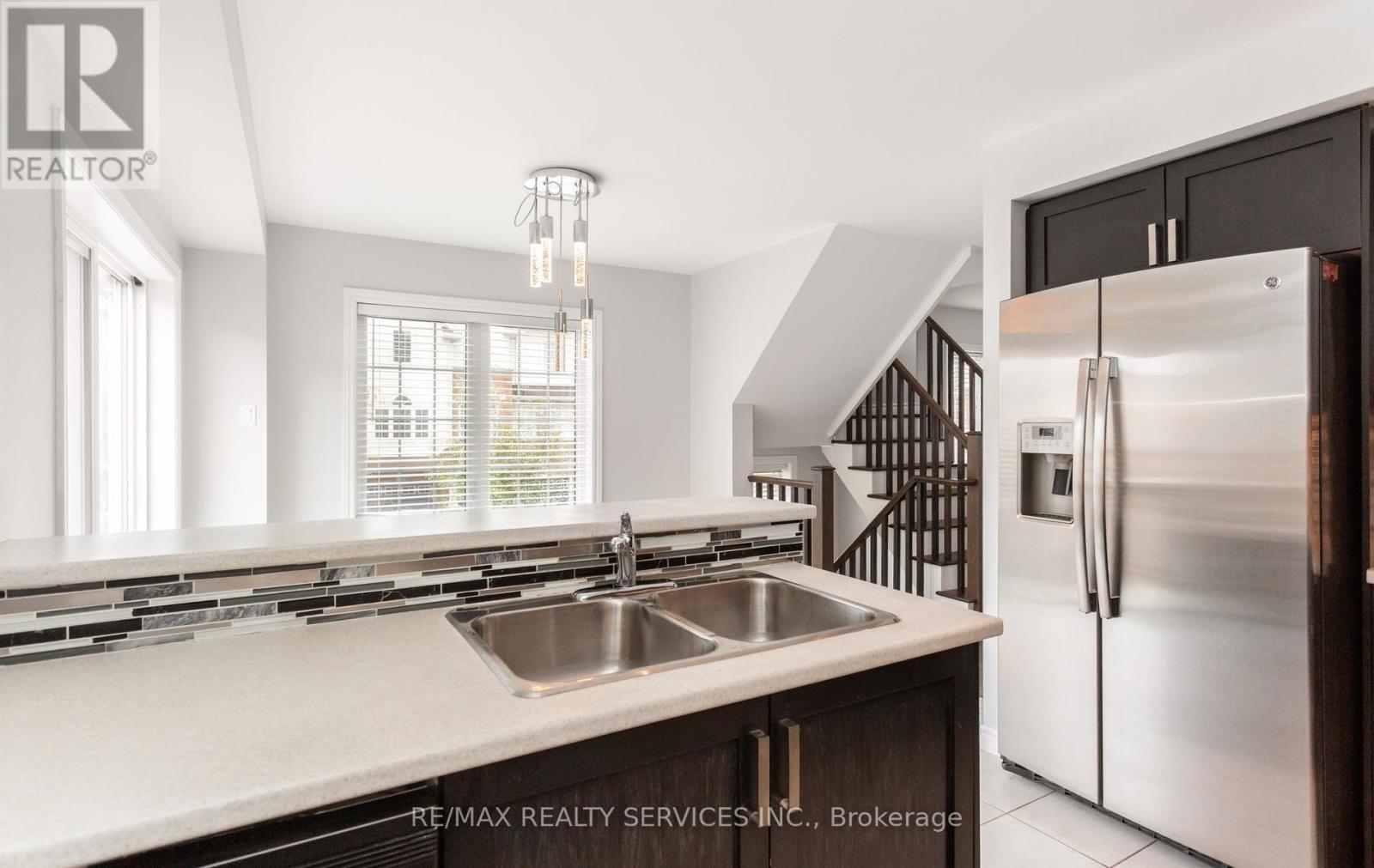 21 DORCHESTER TERRACE - 22