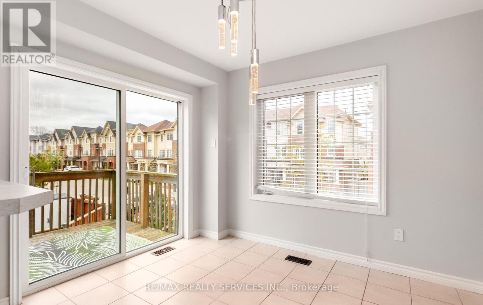21 DORCHESTER TERRACE - 23
