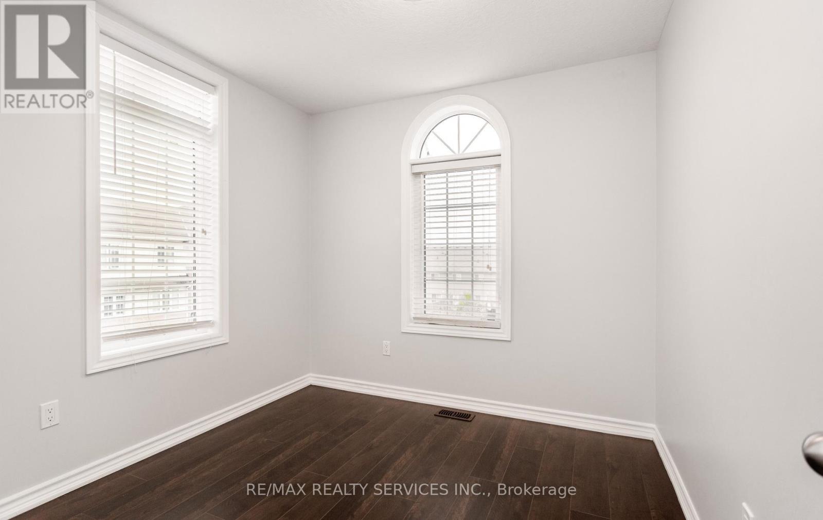21 DORCHESTER TERRACE - 38