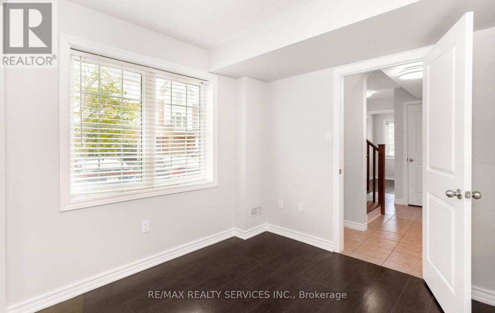 21 DORCHESTER TERRACE - 8