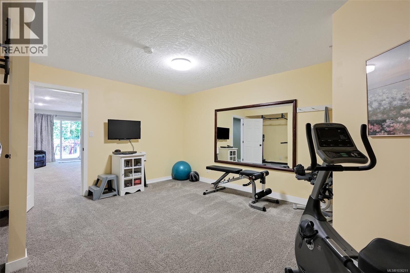 1143 Fern Ridge Dr - 63