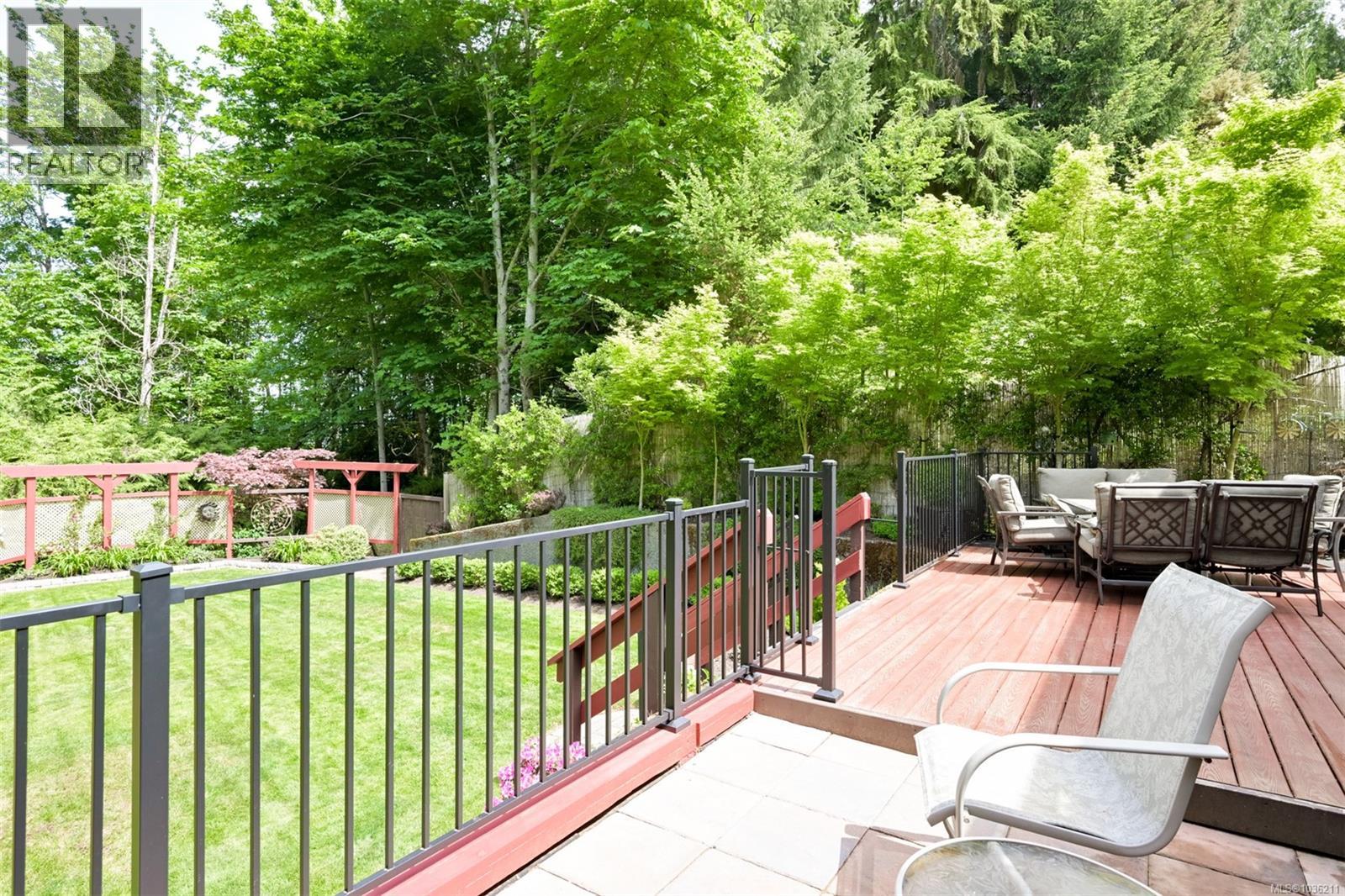 1143 Fern Ridge Dr - 71