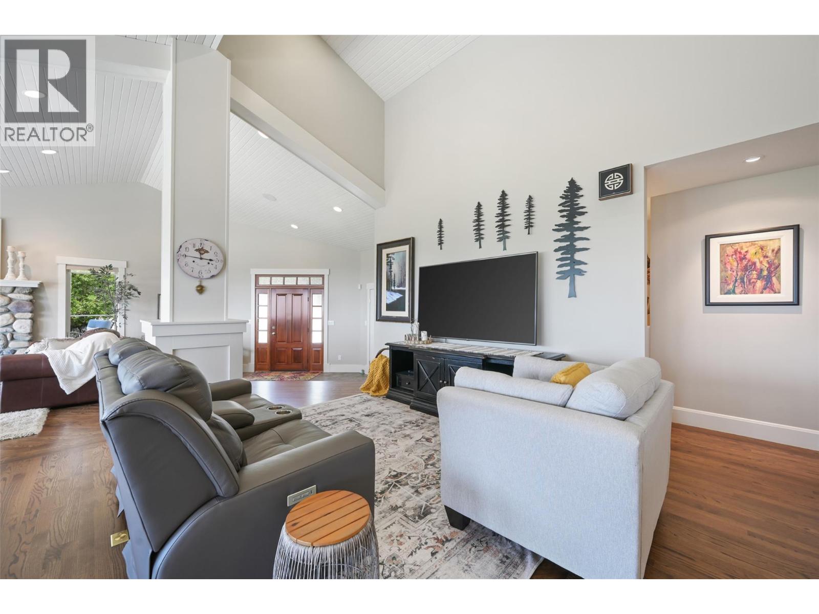 9520 Juniper Heights Road, Invermere