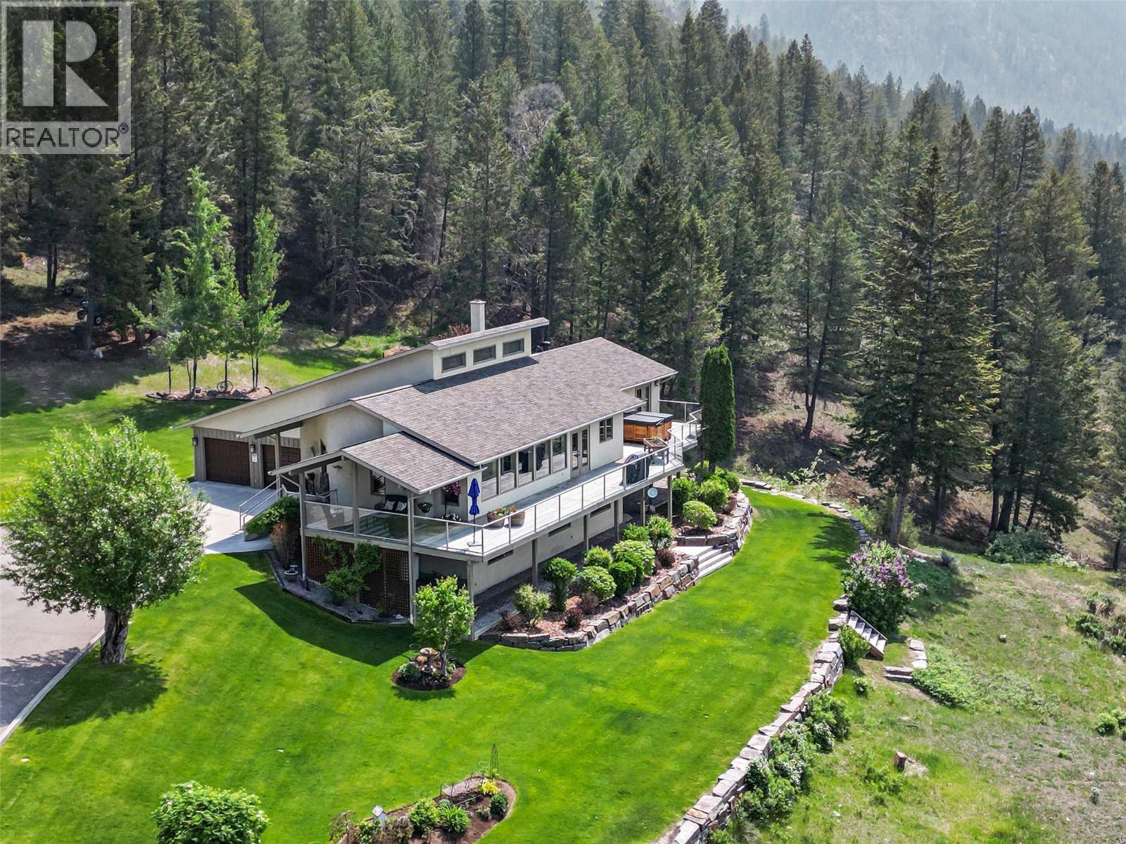 9520 Juniper Heights Road, Invermere