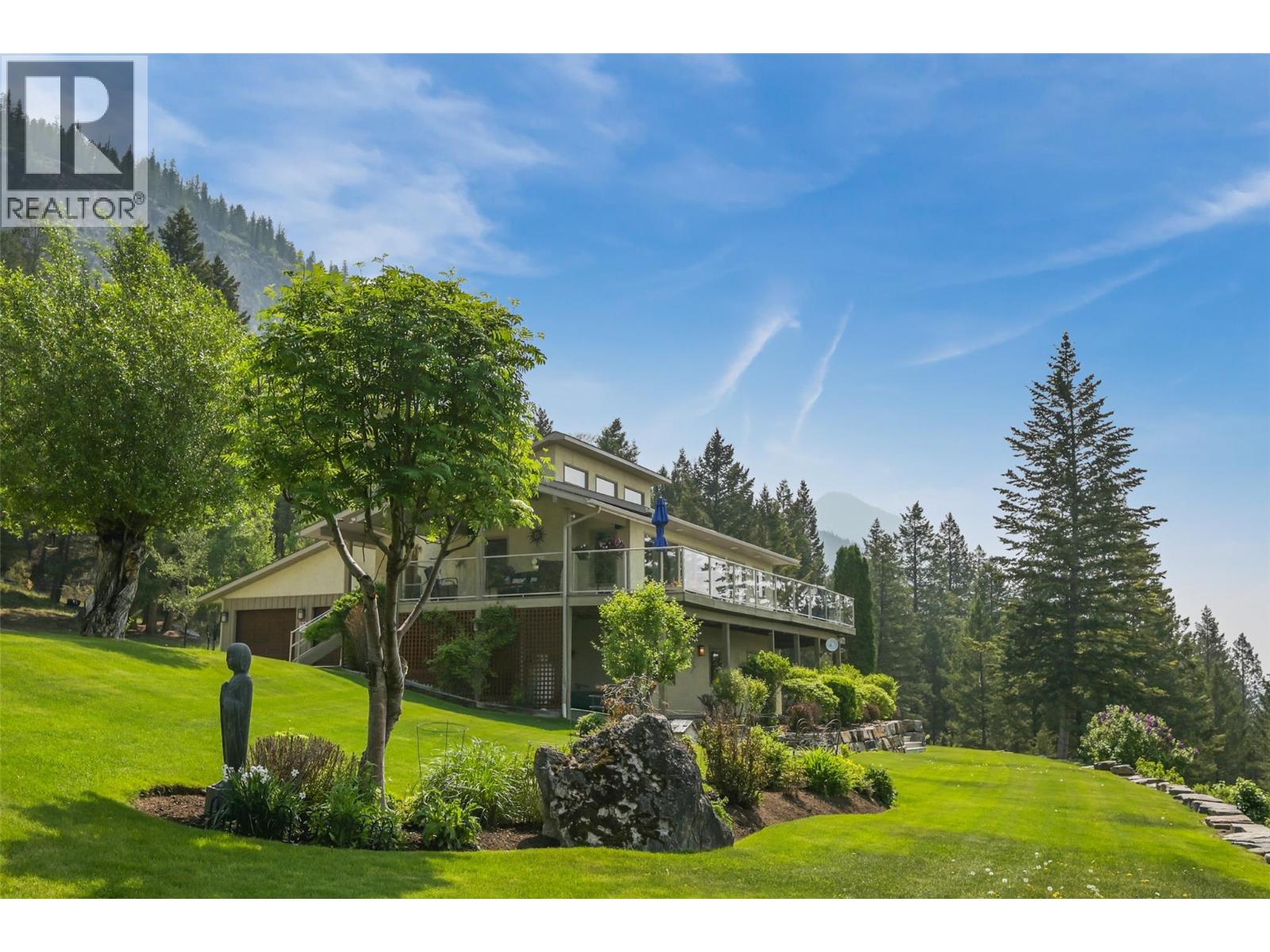 9520 Juniper Heights Road, Invermere