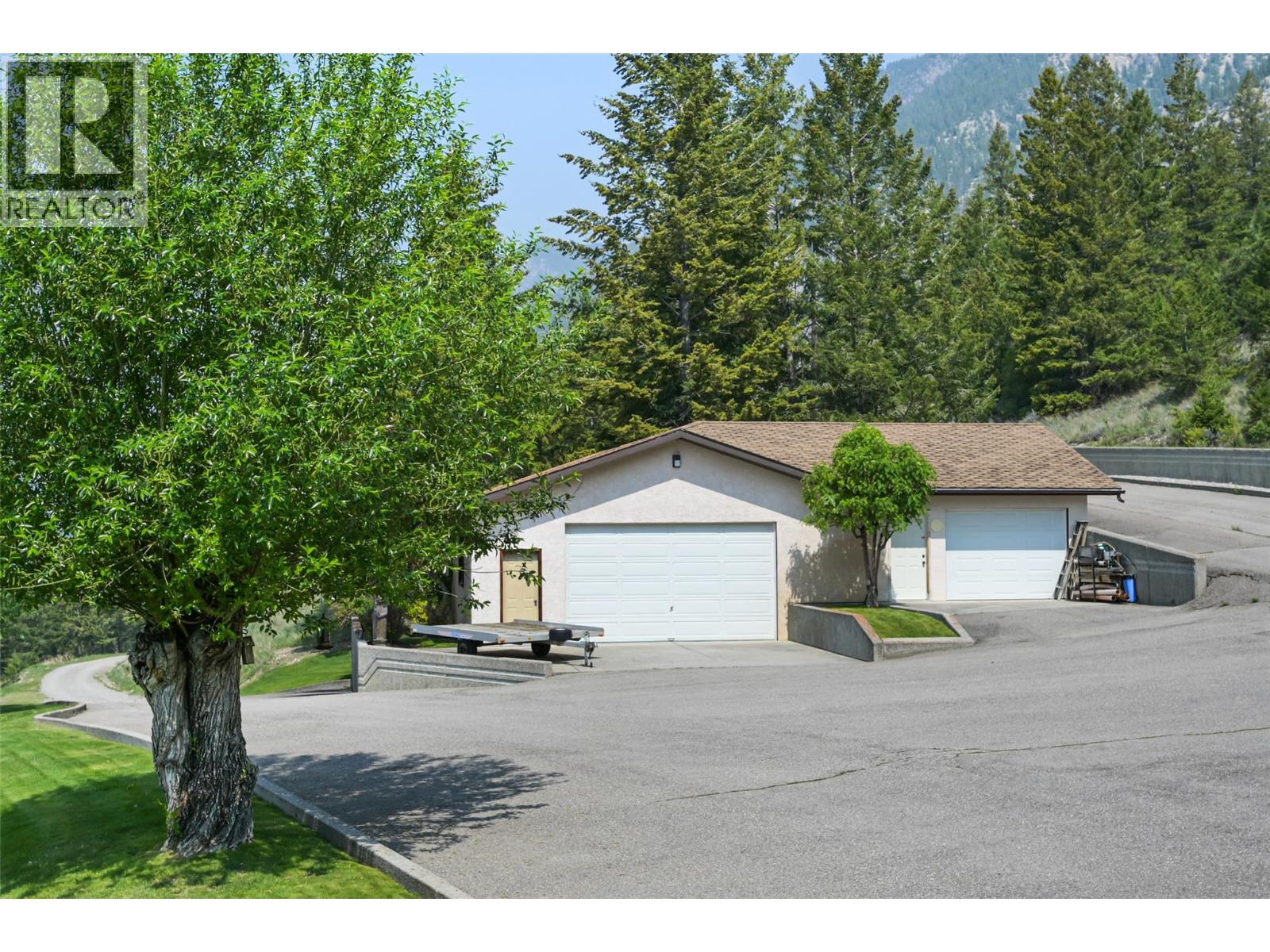 9520 Juniper Heights Road, Invermere