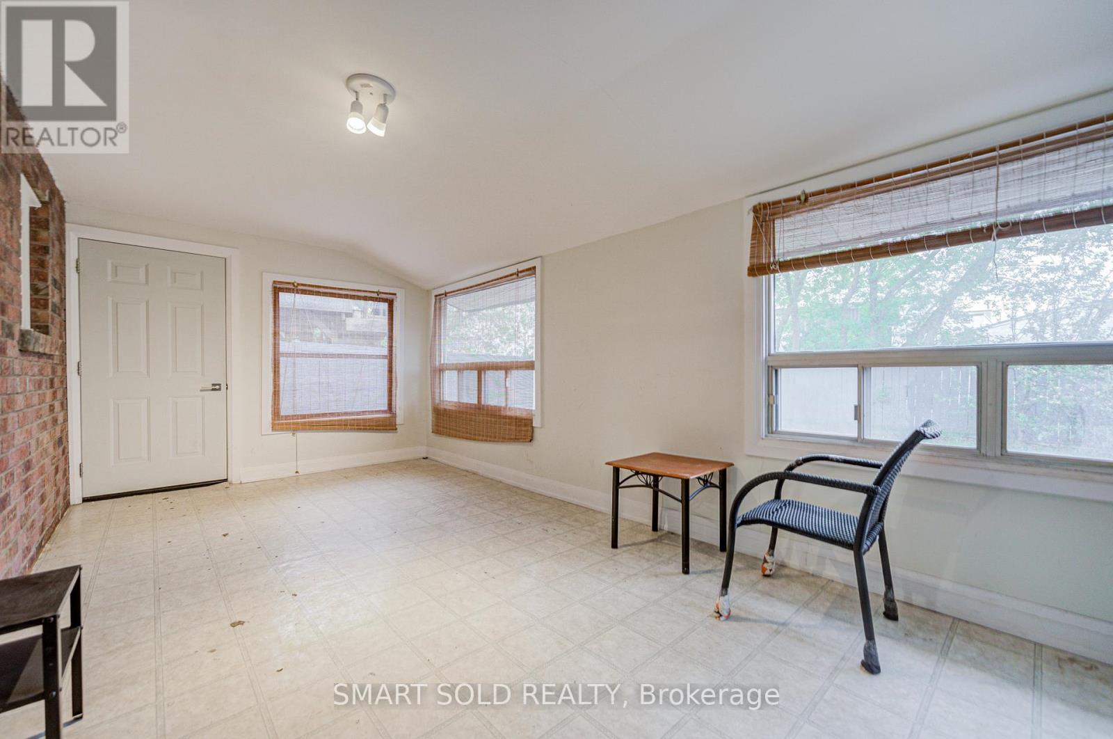 111 WHITCHURCH MEWS - 34