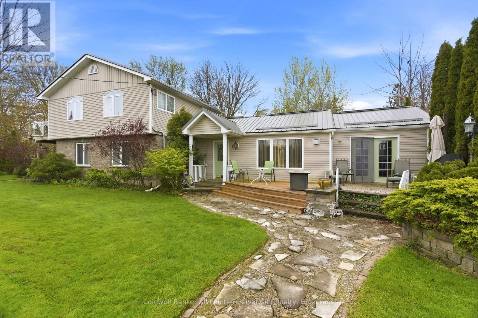 13 RAVINE PARK ROAD S - 1