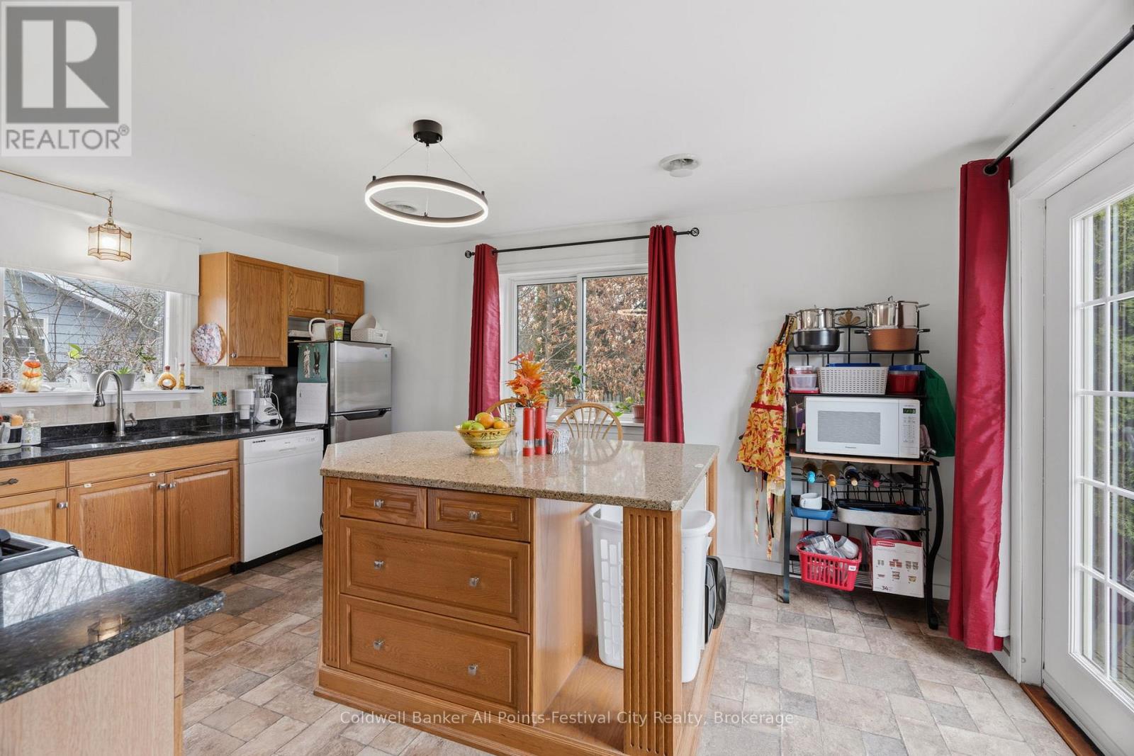 13 RAVINE PARK ROAD S - 11