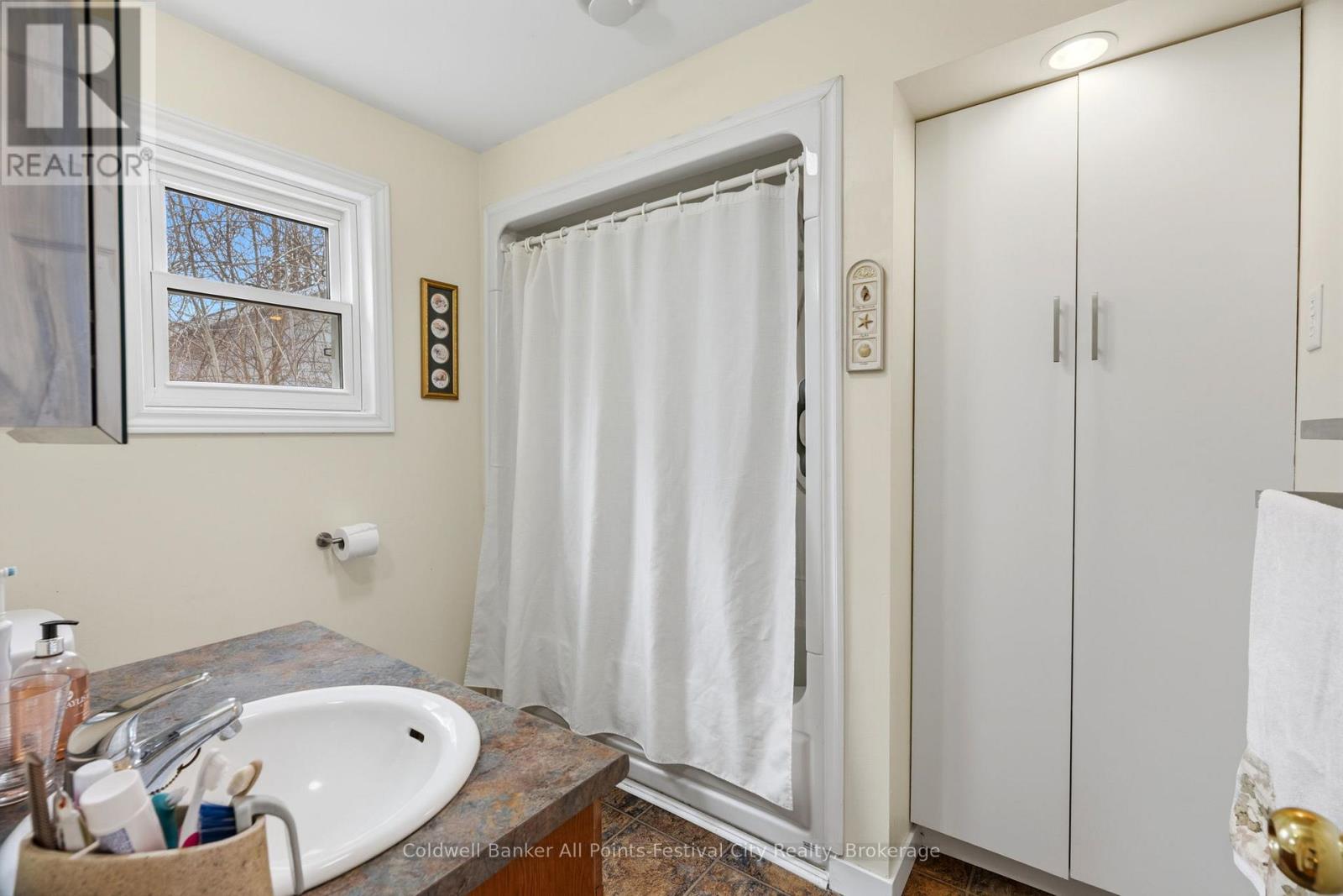 13 RAVINE PARK ROAD S - 25