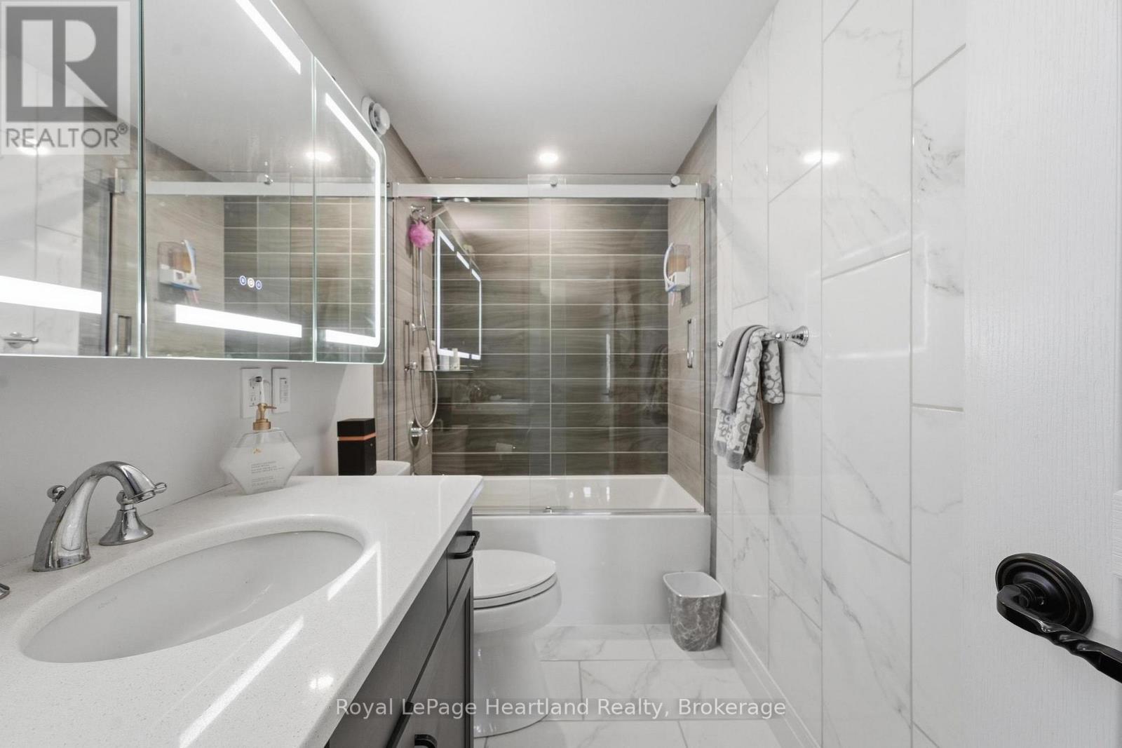 #100 5 COBOURG STREET - 10