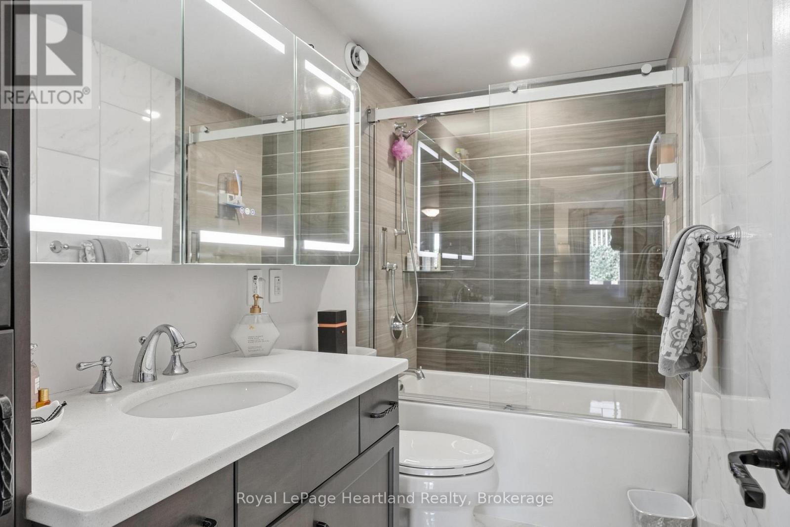 #100 5 COBOURG STREET - 11