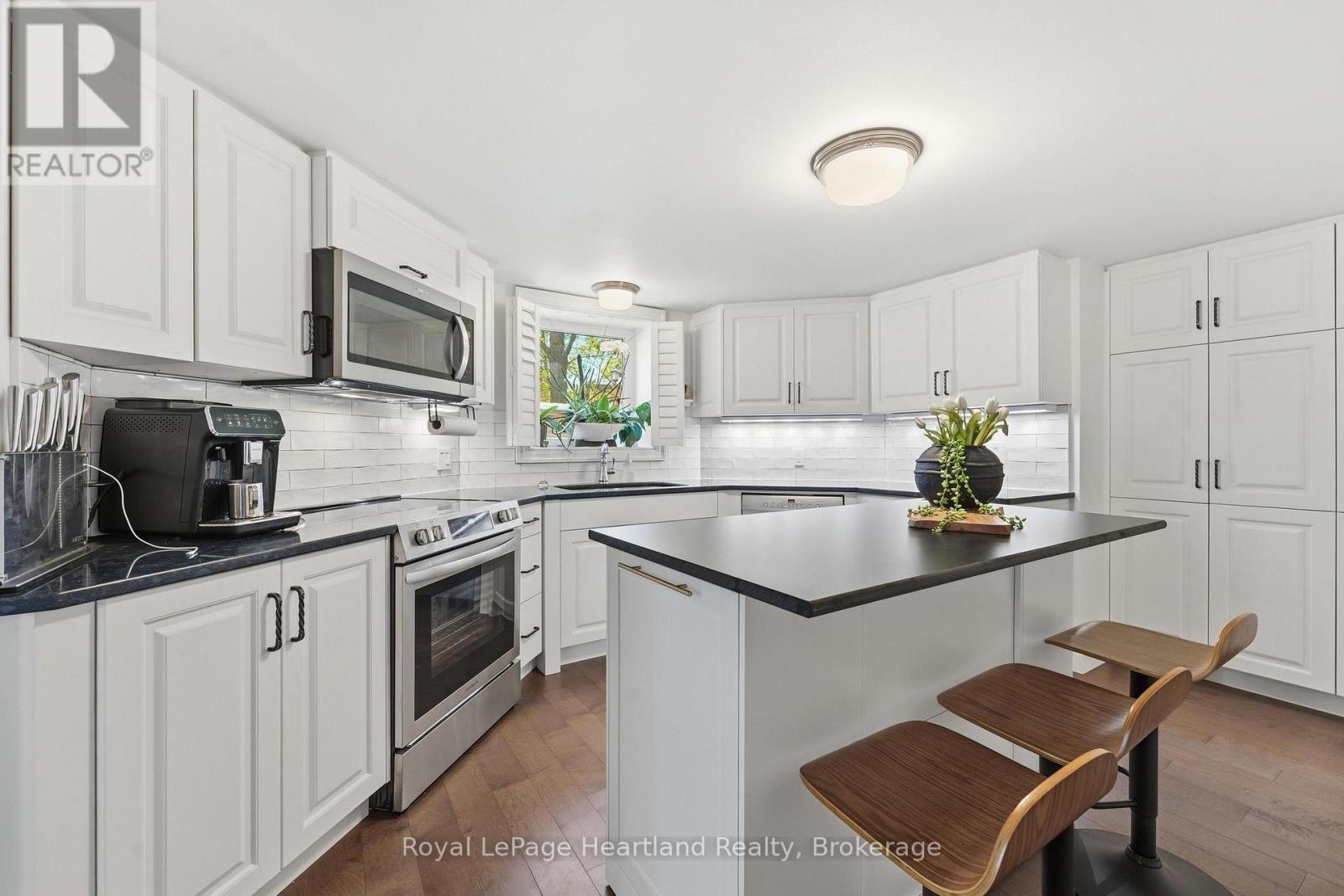#100 5 COBOURG STREET - 20