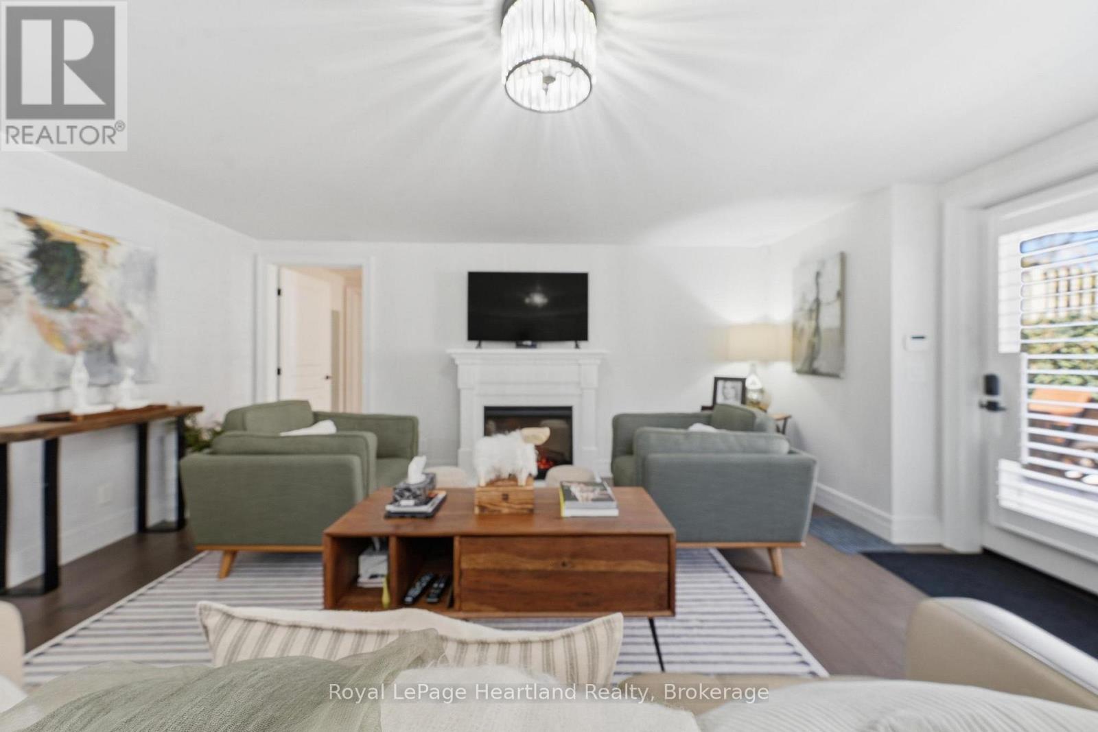 #100 5 COBOURG STREET - 5