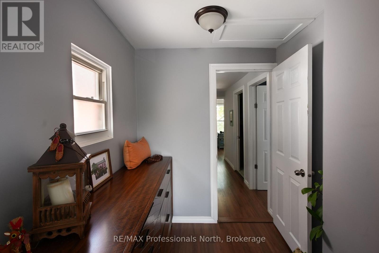 143 BARNESDALE AVENUE N - 22