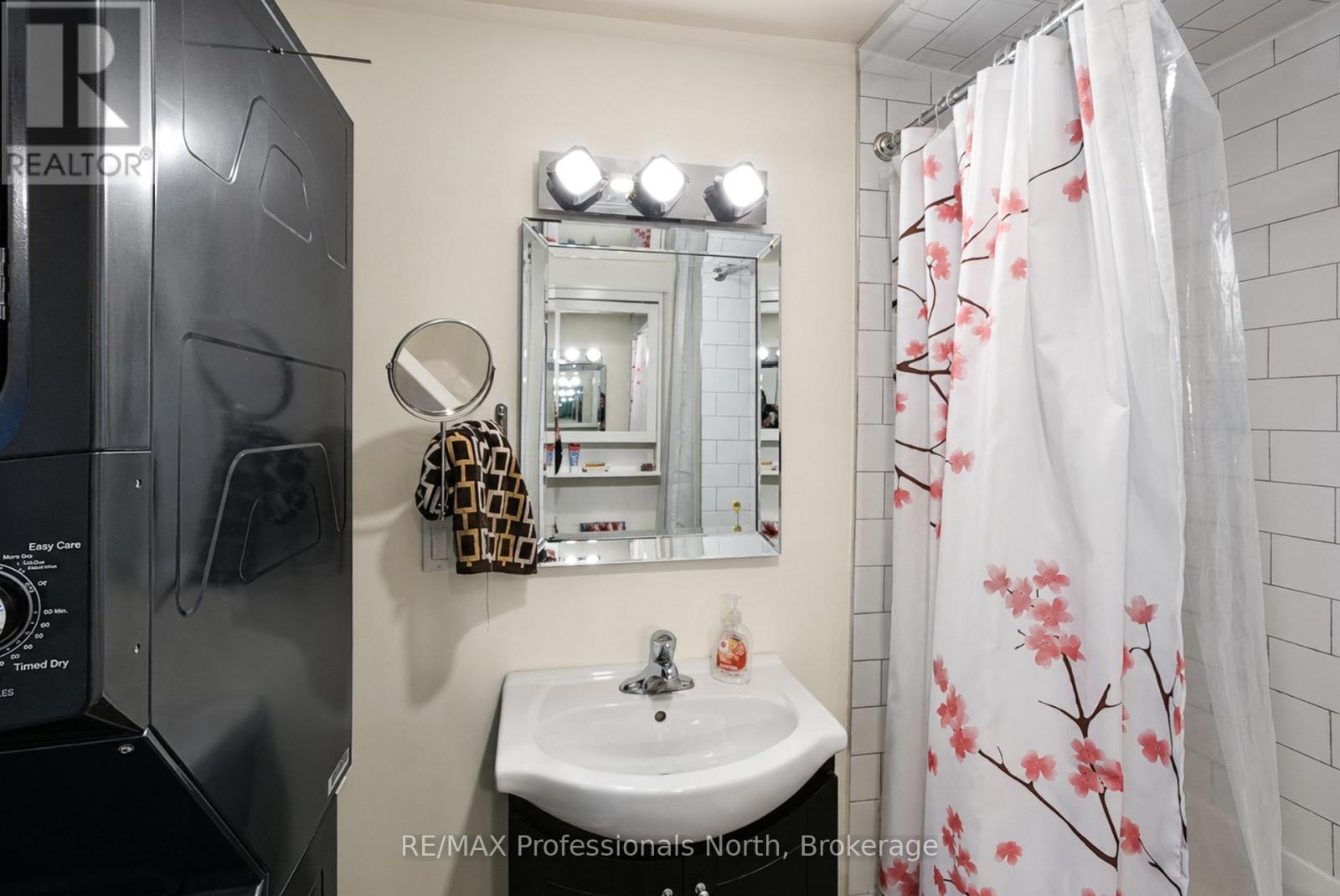 143 BARNESDALE AVENUE N - 23