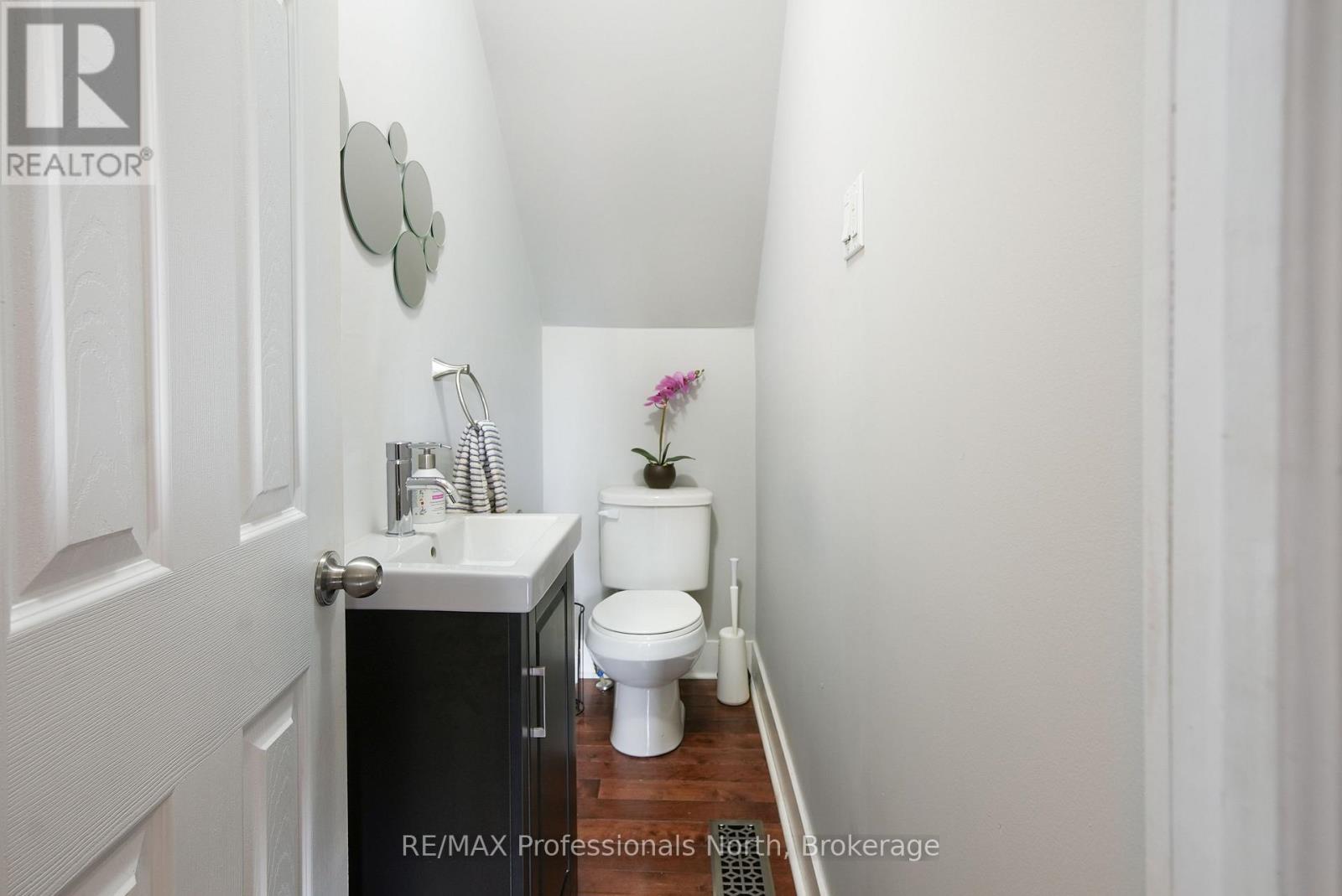 143 BARNESDALE AVENUE N - 30