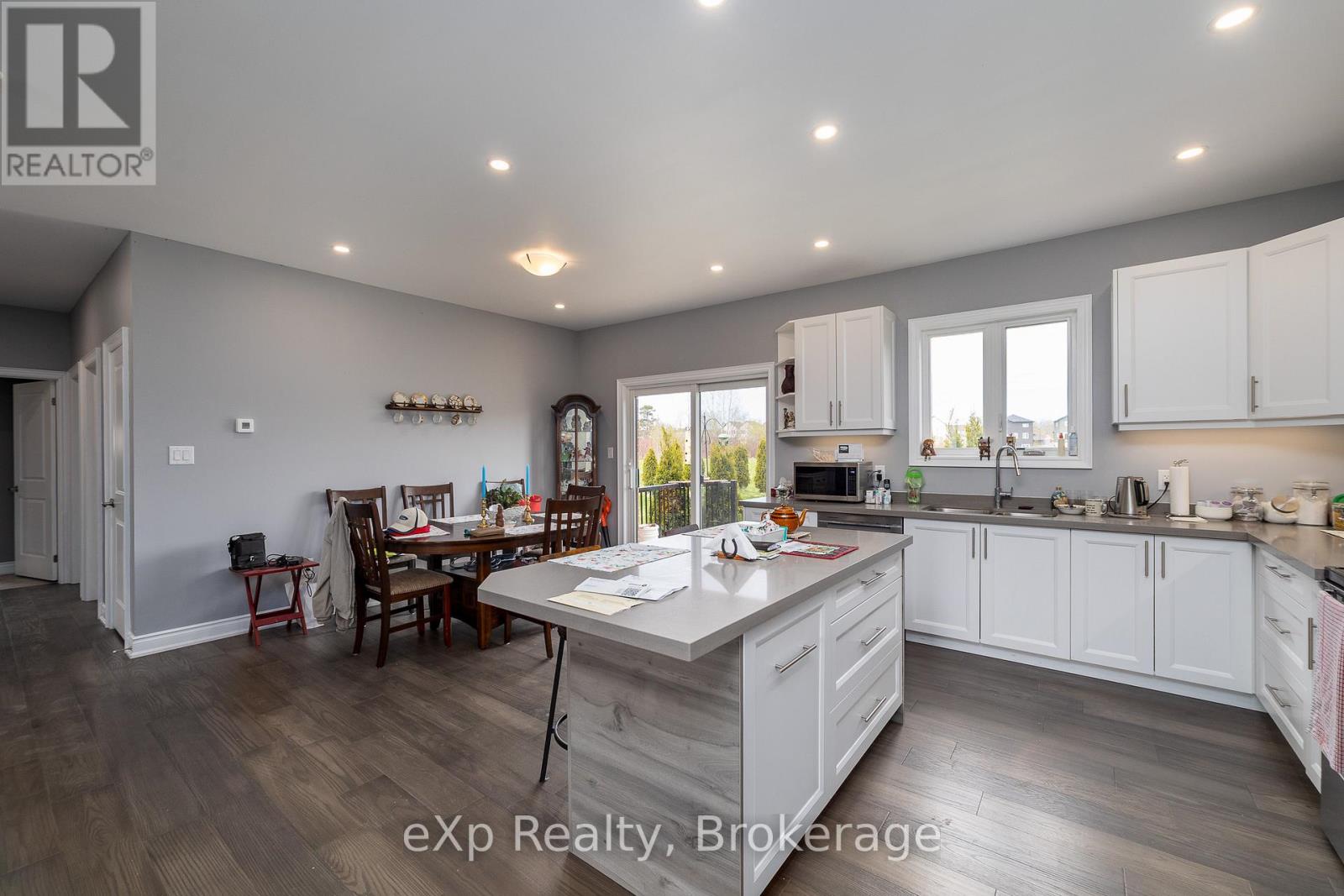 43 COUNTRY CRESCENT - 10