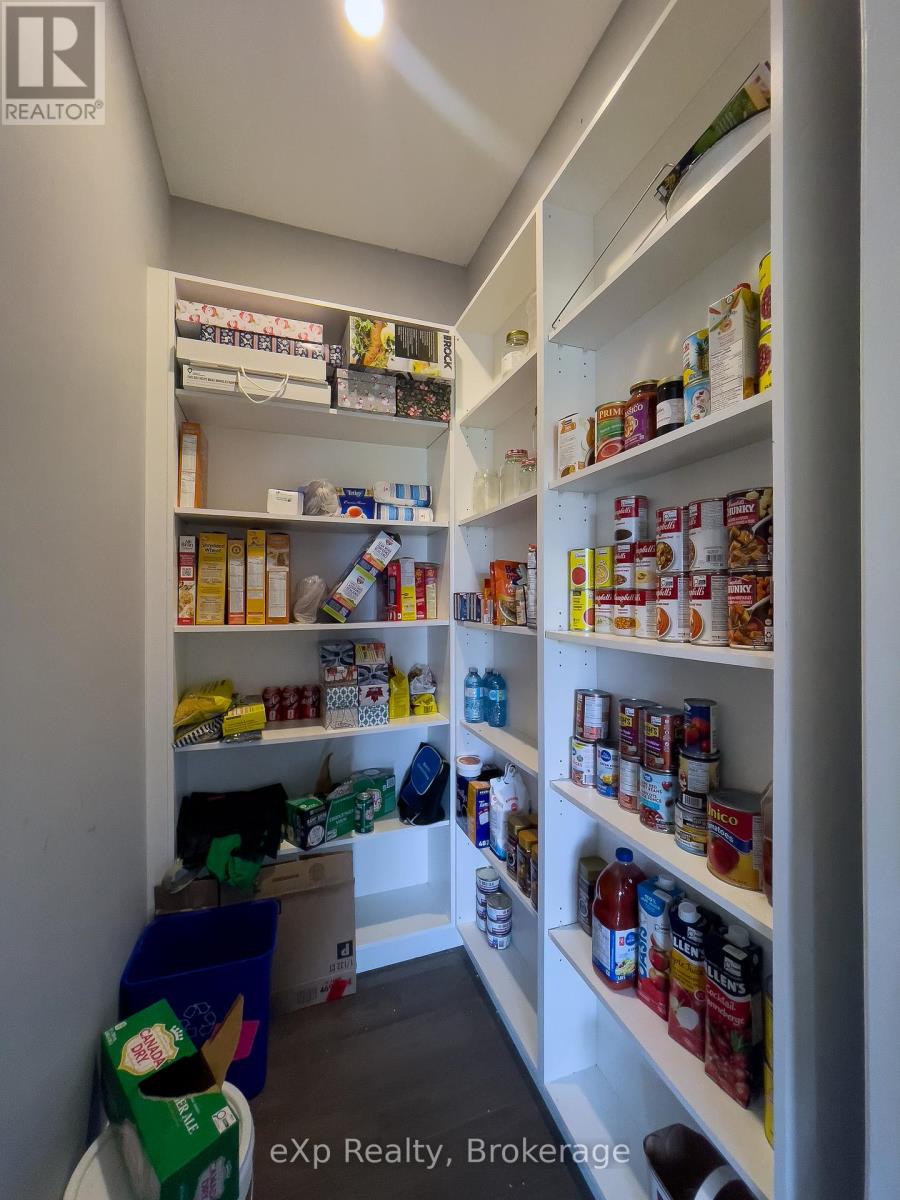 43 COUNTRY CRESCENT - 12
