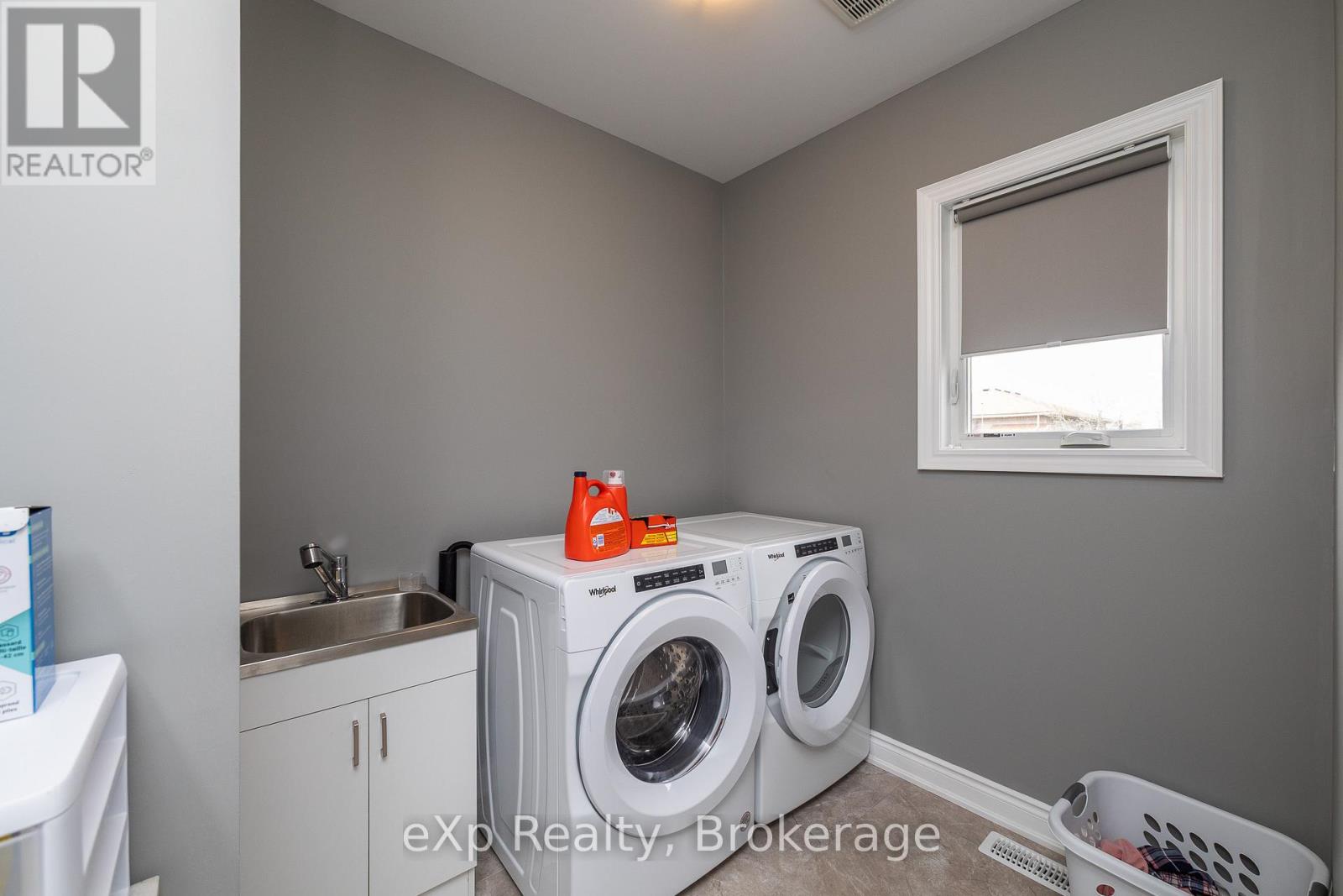 43 COUNTRY CRESCENT - 19
