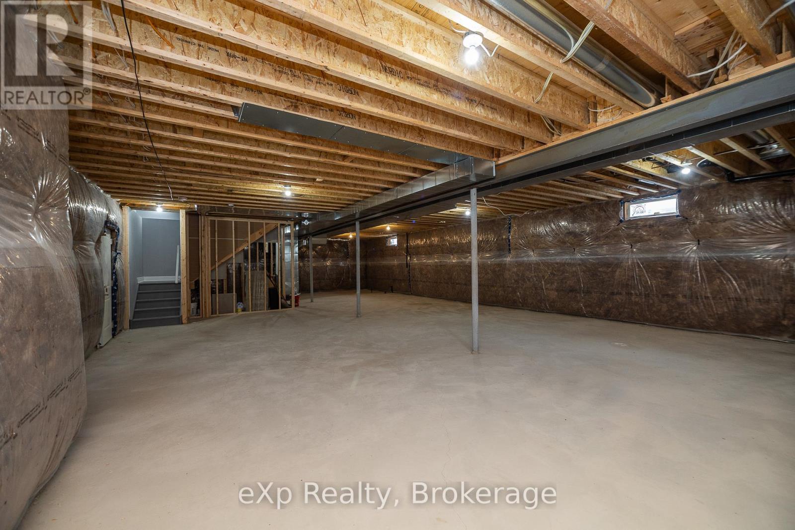 43 COUNTRY CRESCENT - 20